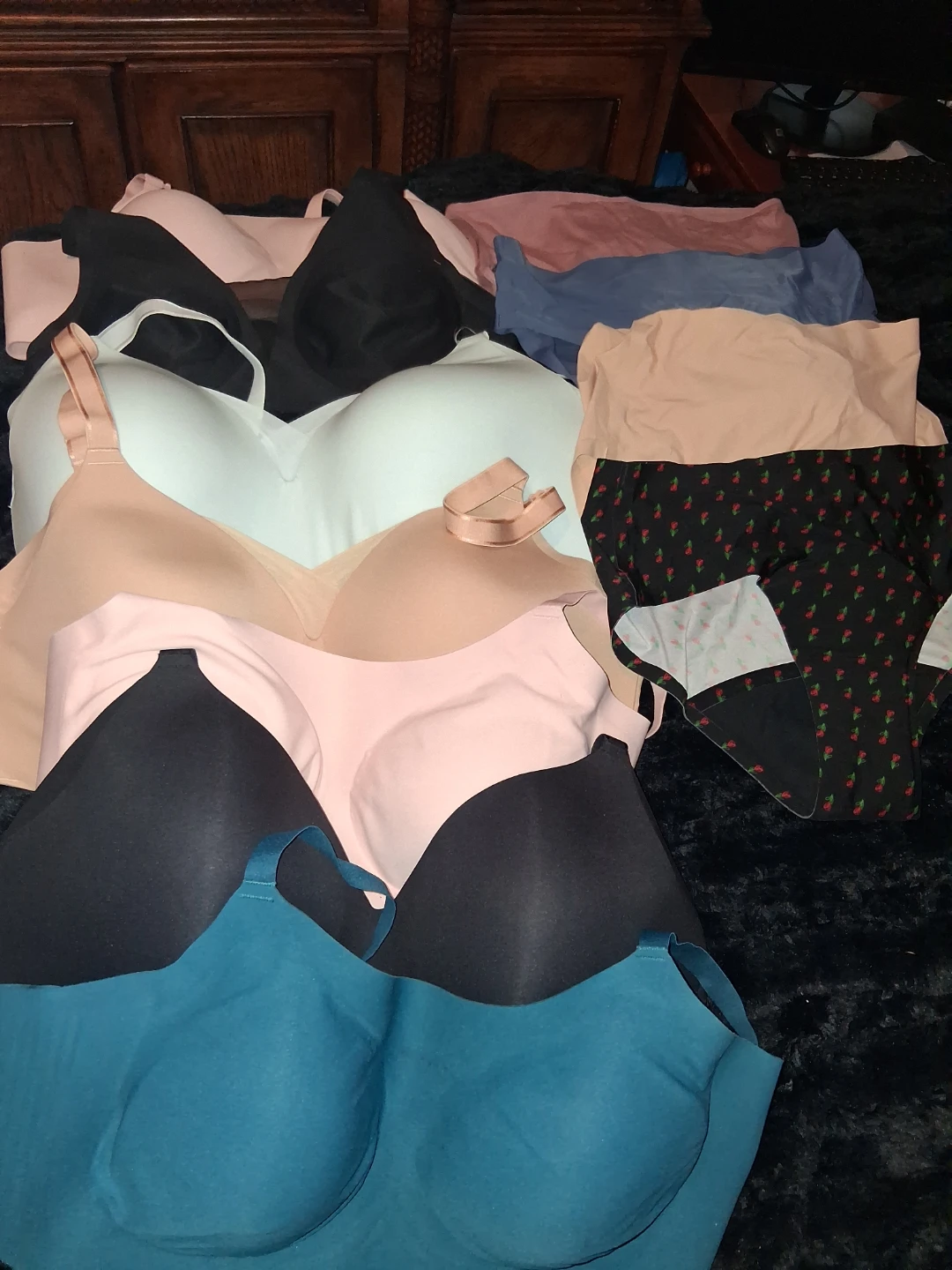 Assorted Women's Bras - photo 3