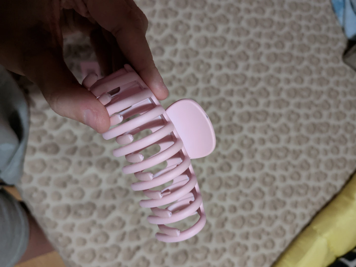 Set of 2 Pink Claw Clips - photo 3