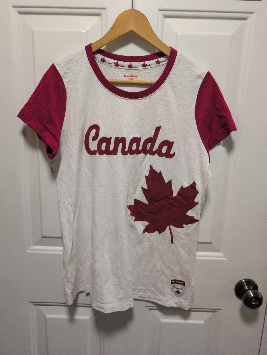 Canadiana Canada Maple Leaf T-Shirt Size L
