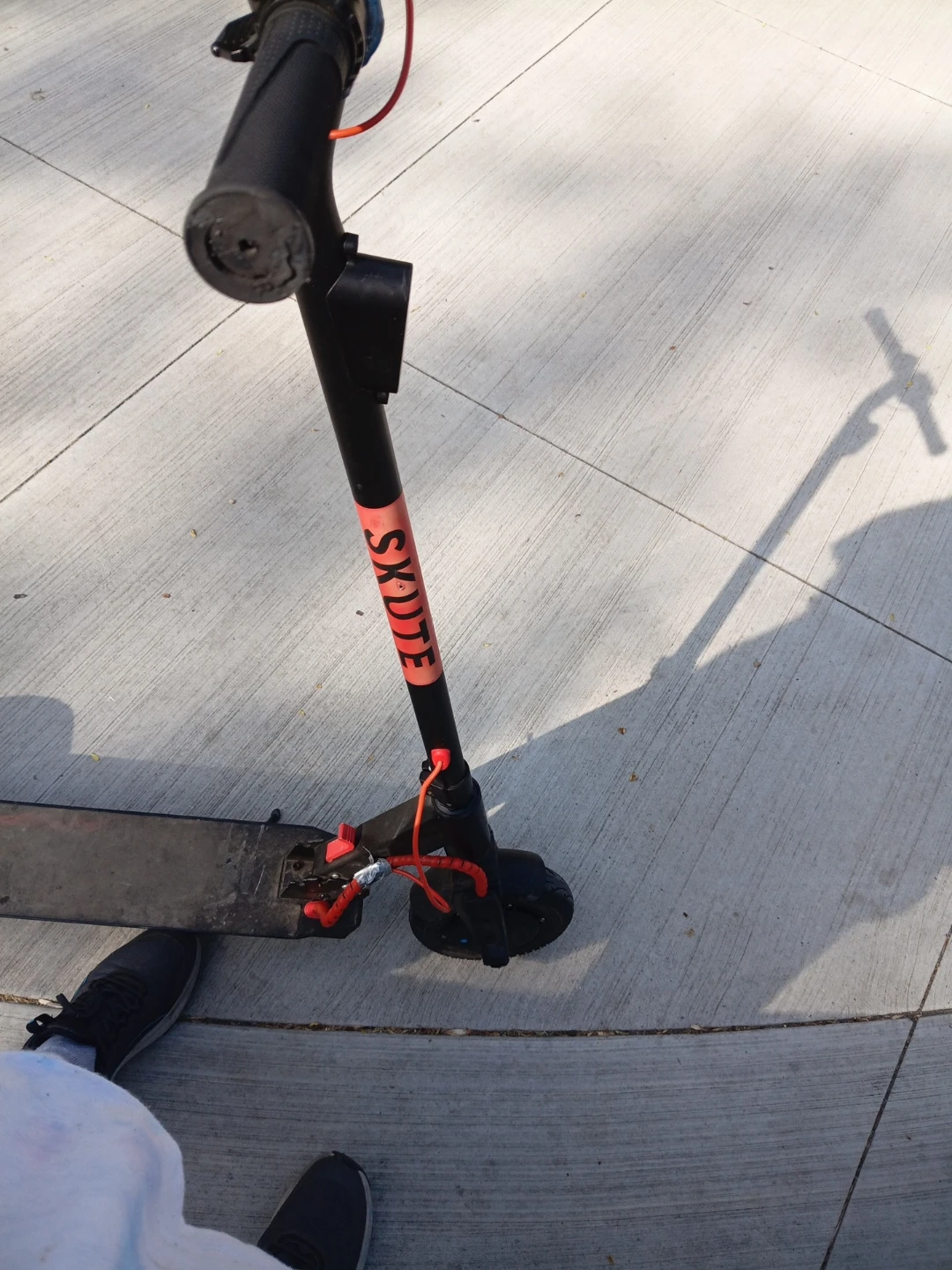 SKGUTE Electric Scooter