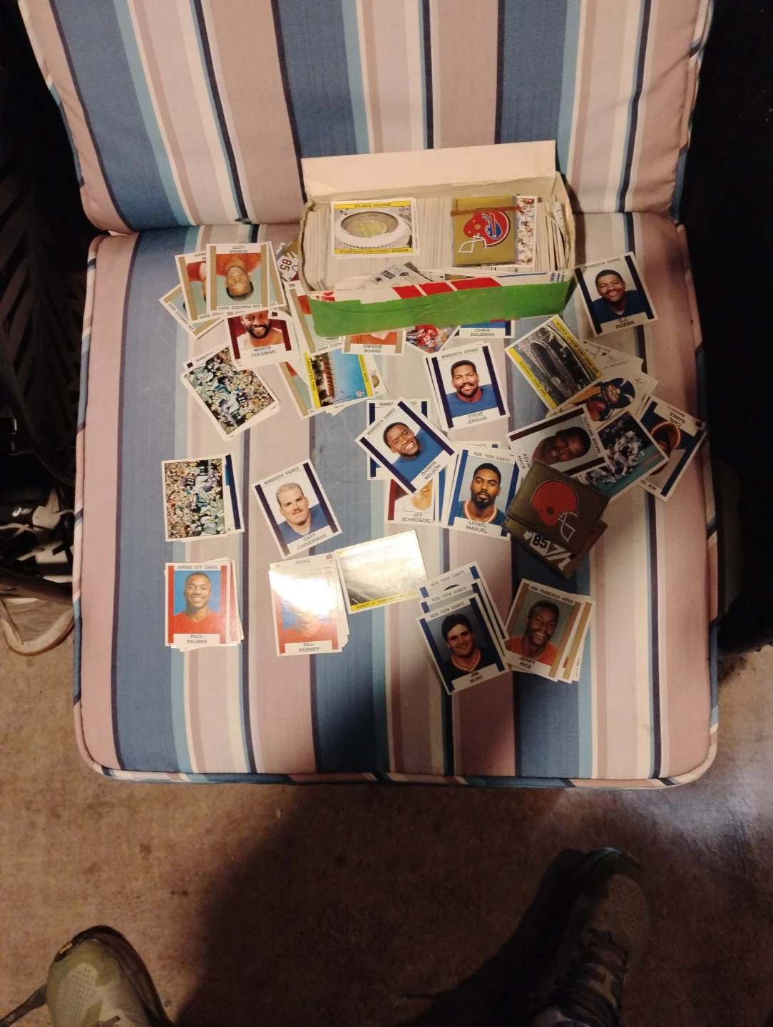 1988 Panini Football Cards - Assorted Players full box's - photo 3