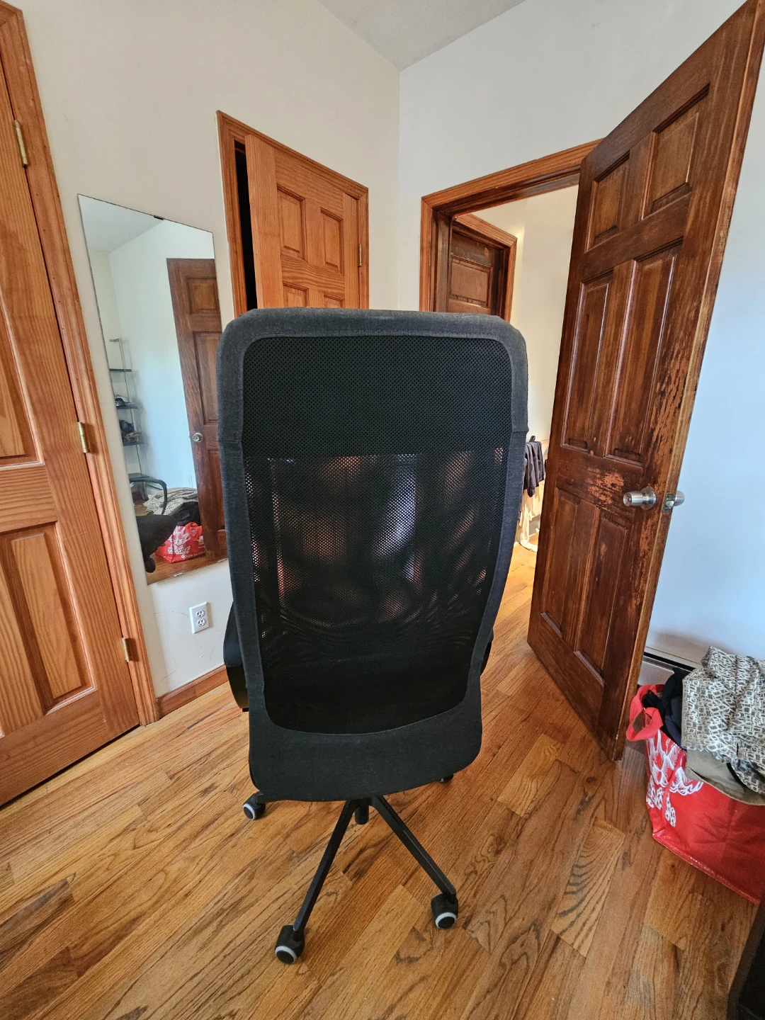 IKEA markus office chair - photo 2