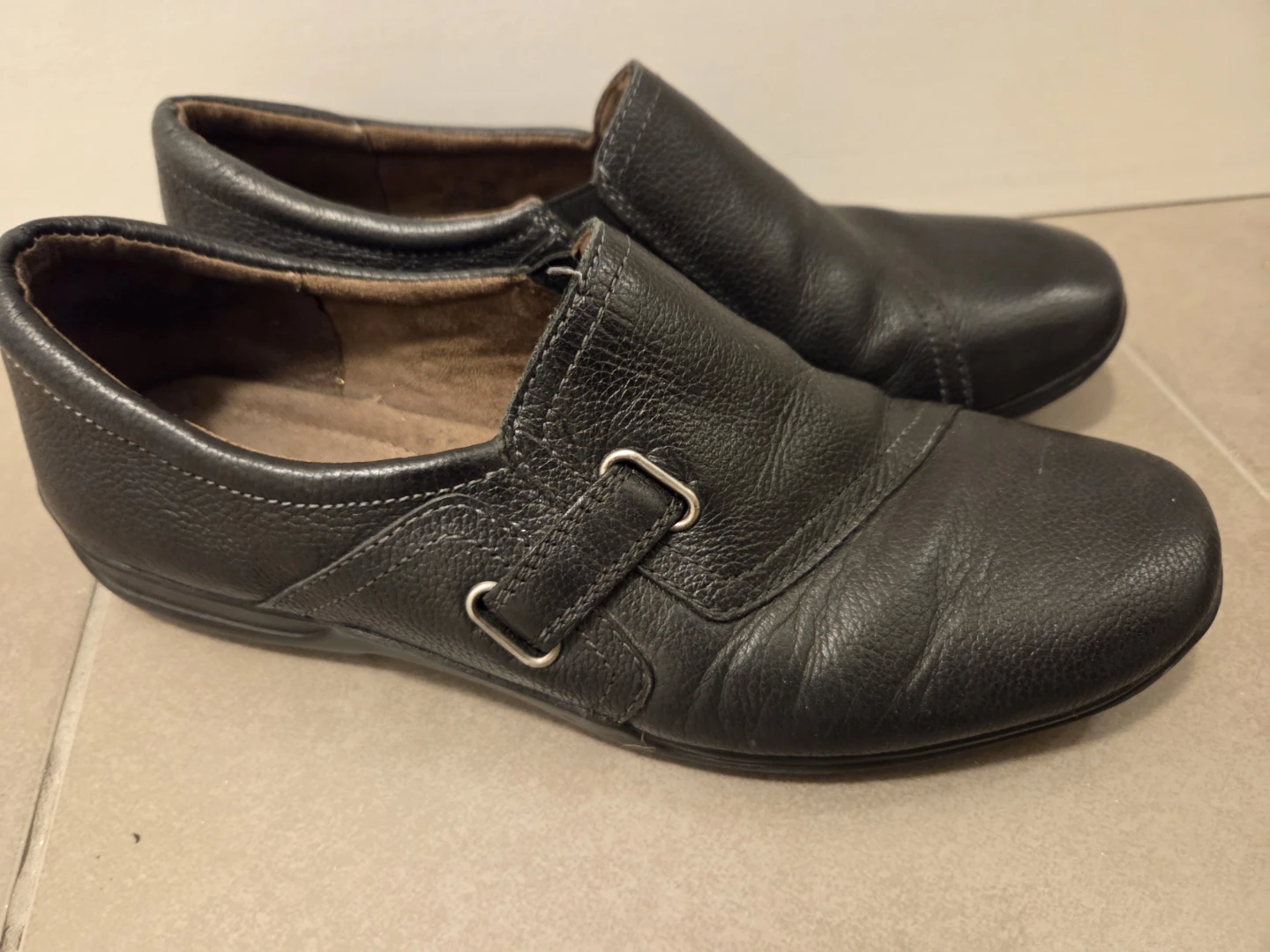 Natural Soul Black Leather Loafers - Size 7.5M