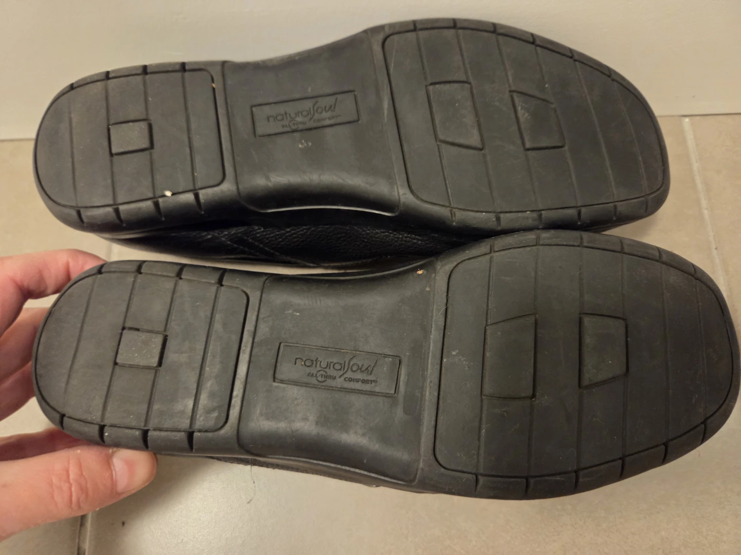 Natural Soul Black Leather Loafers - Size 7.5M - photo 3