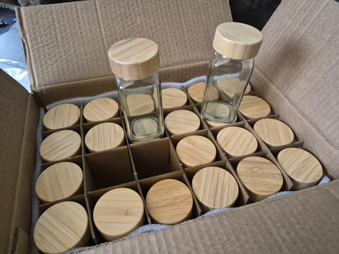 AISIPRIN 24 Square Glass Spice Jars with Bamboo Lids & Labels
