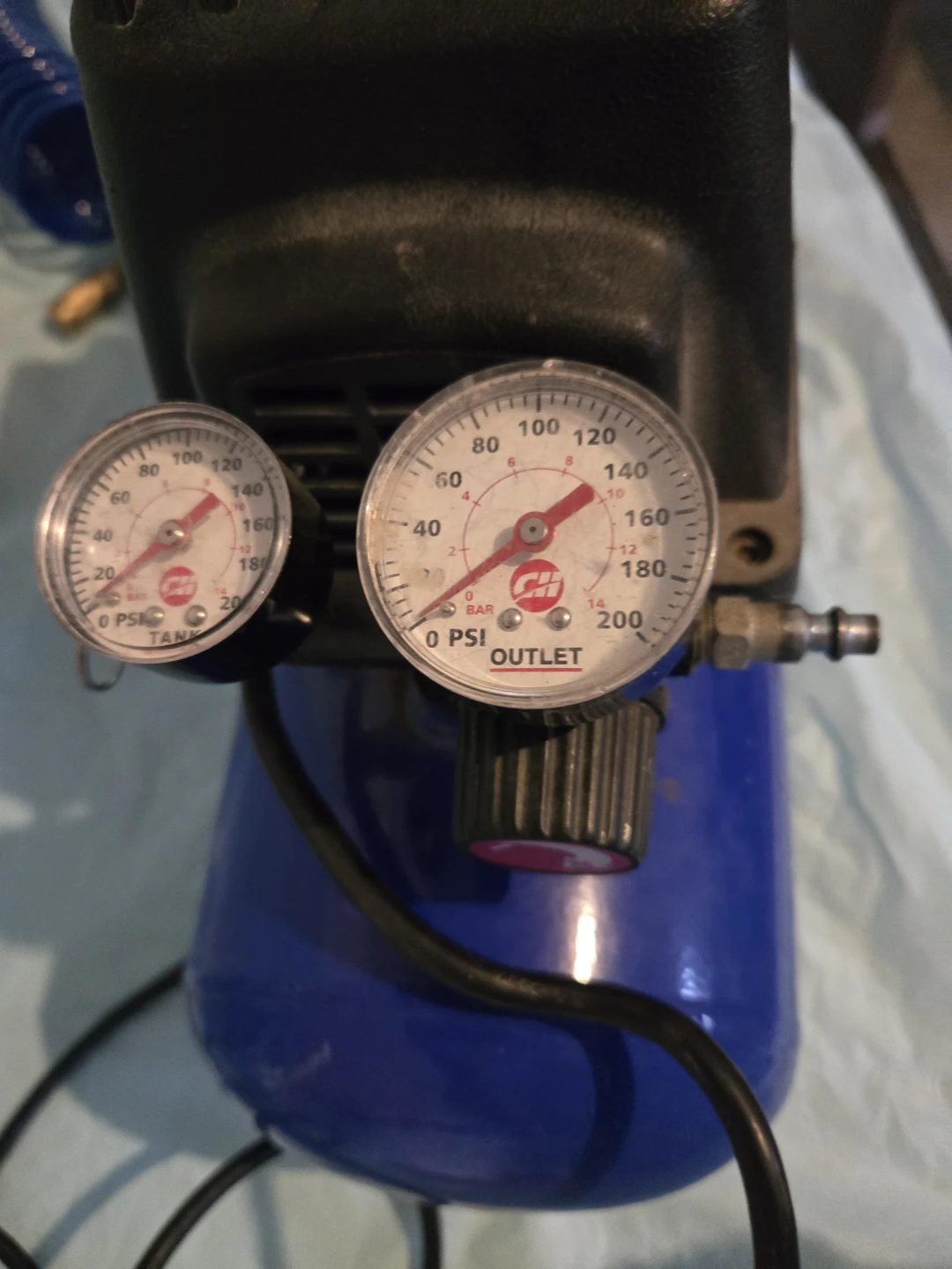 Camphell Hausfeld Electric Air Compressor,3 Hoses,5 Tools - photo 4