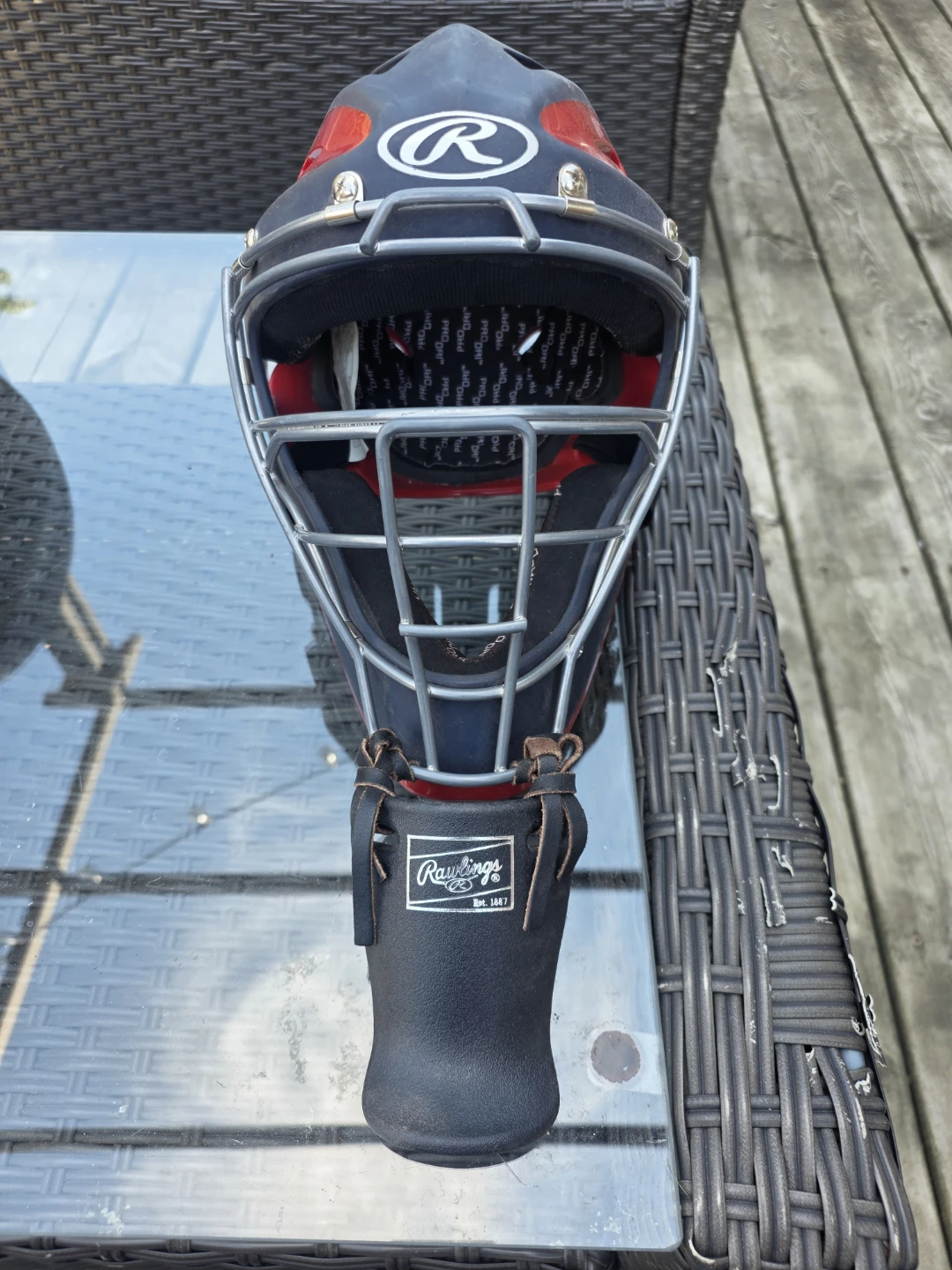 Rawlings Youth Catcher's Mask with chin guard ⚽️