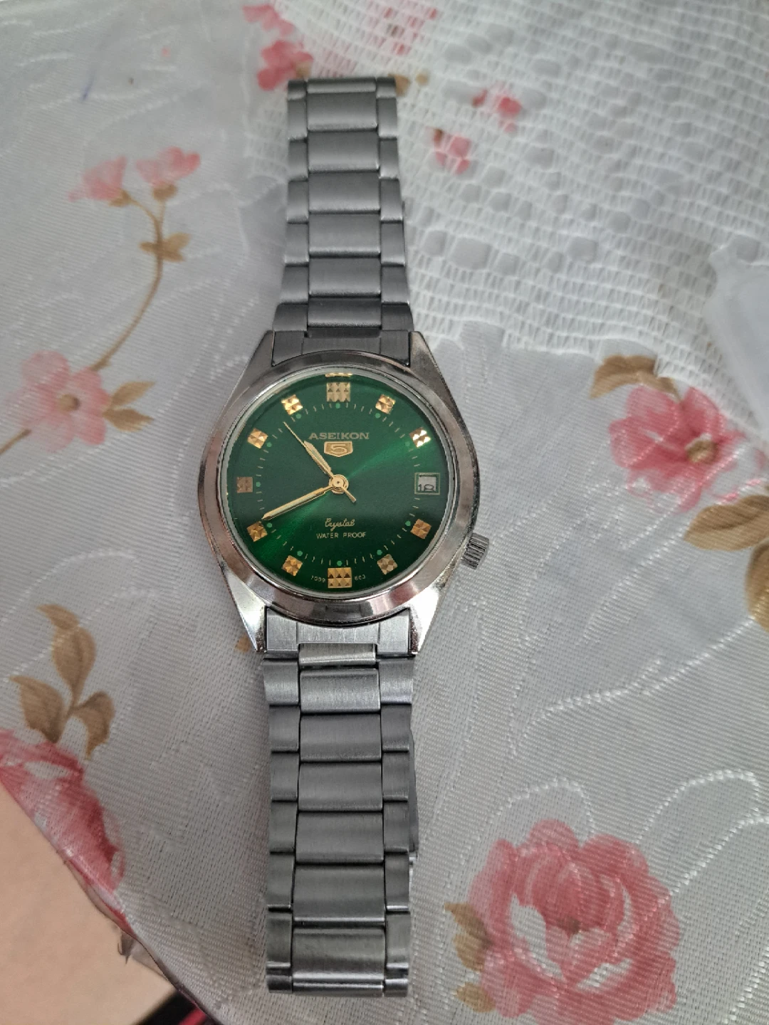 Vintage Aseikon Green Dial Water Proof Crystal Watch