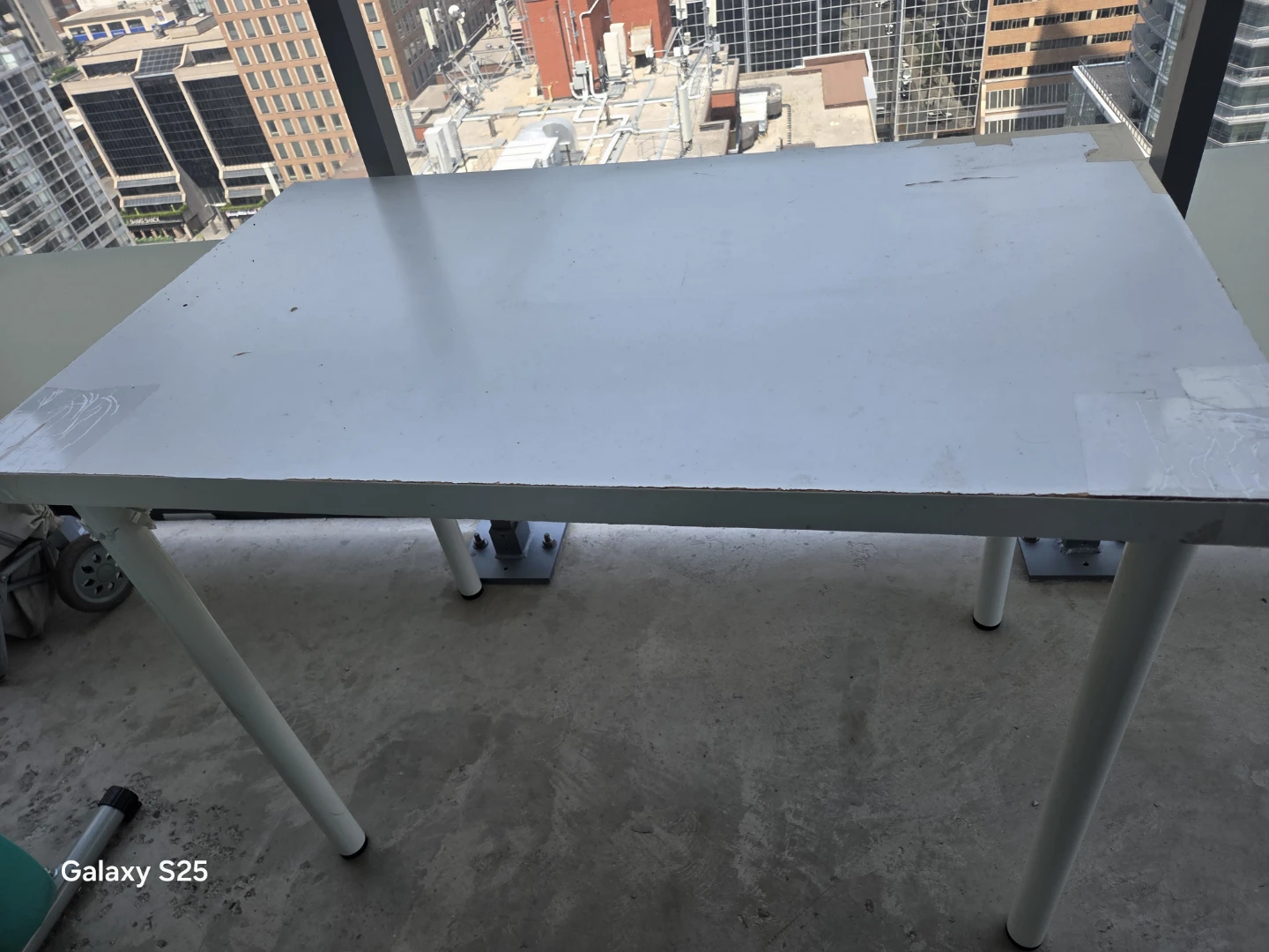 White Table with Metal Legs - photo 3