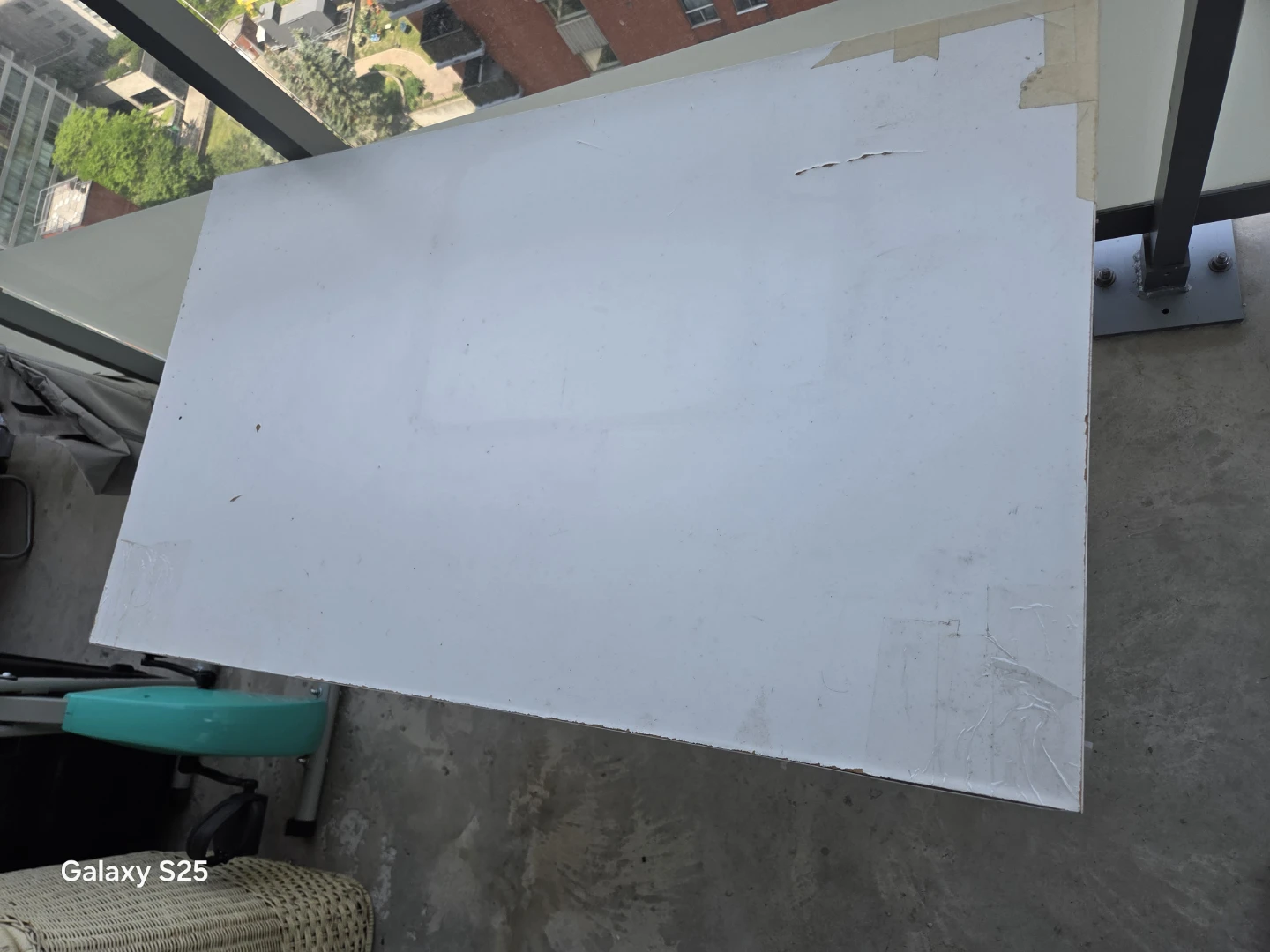 White Table with Metal Legs - photo 5