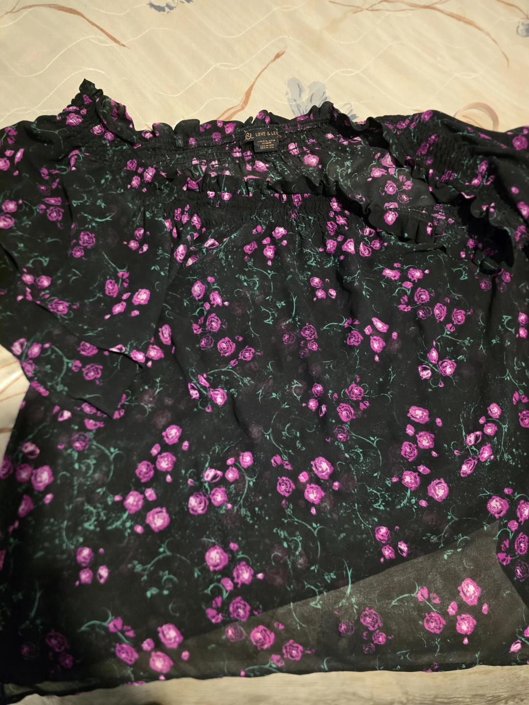 LOVE 21 Black Floral Off-the-Shoulder Blouse