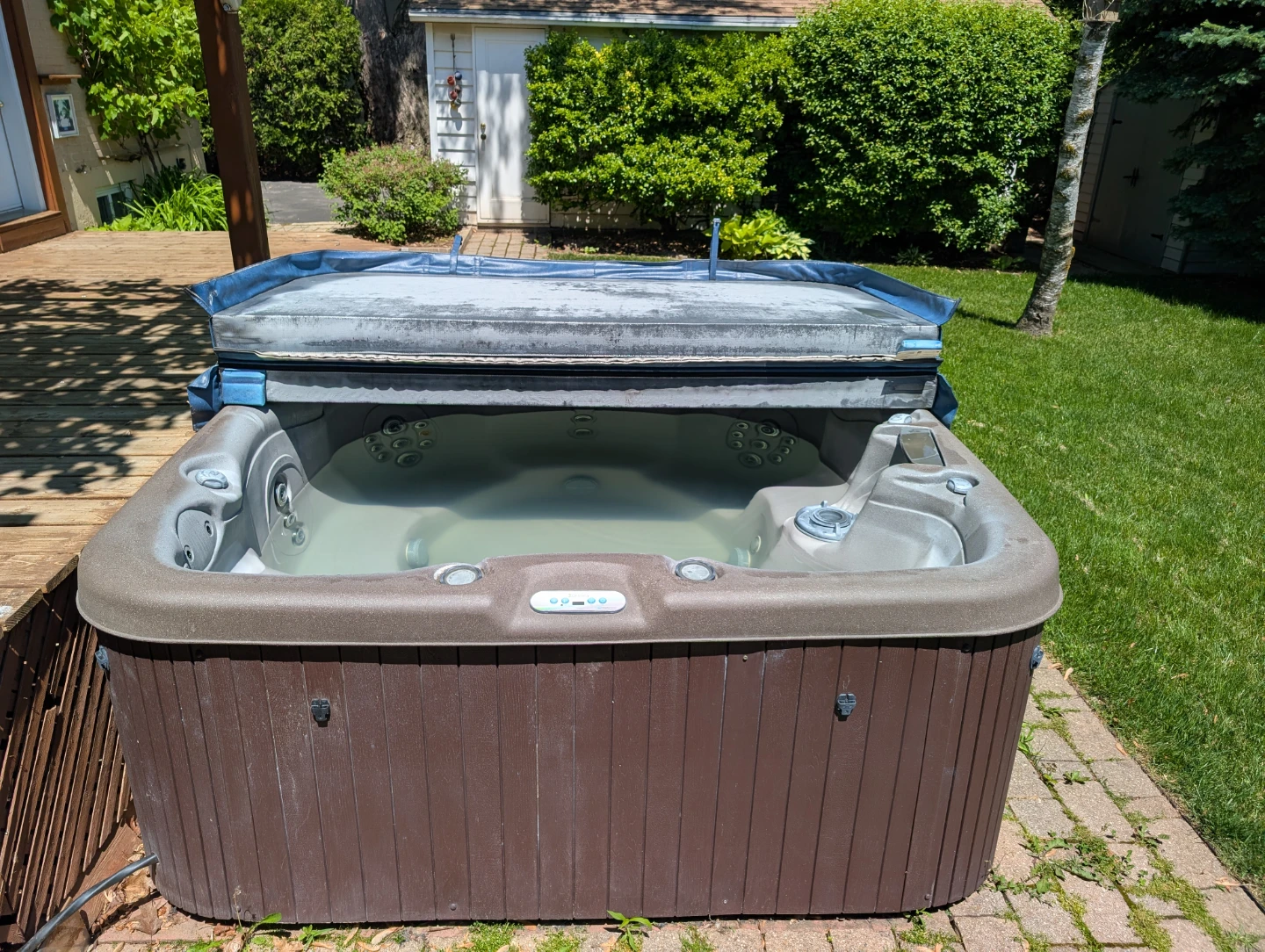 Hot Tub with Cover - photo 4