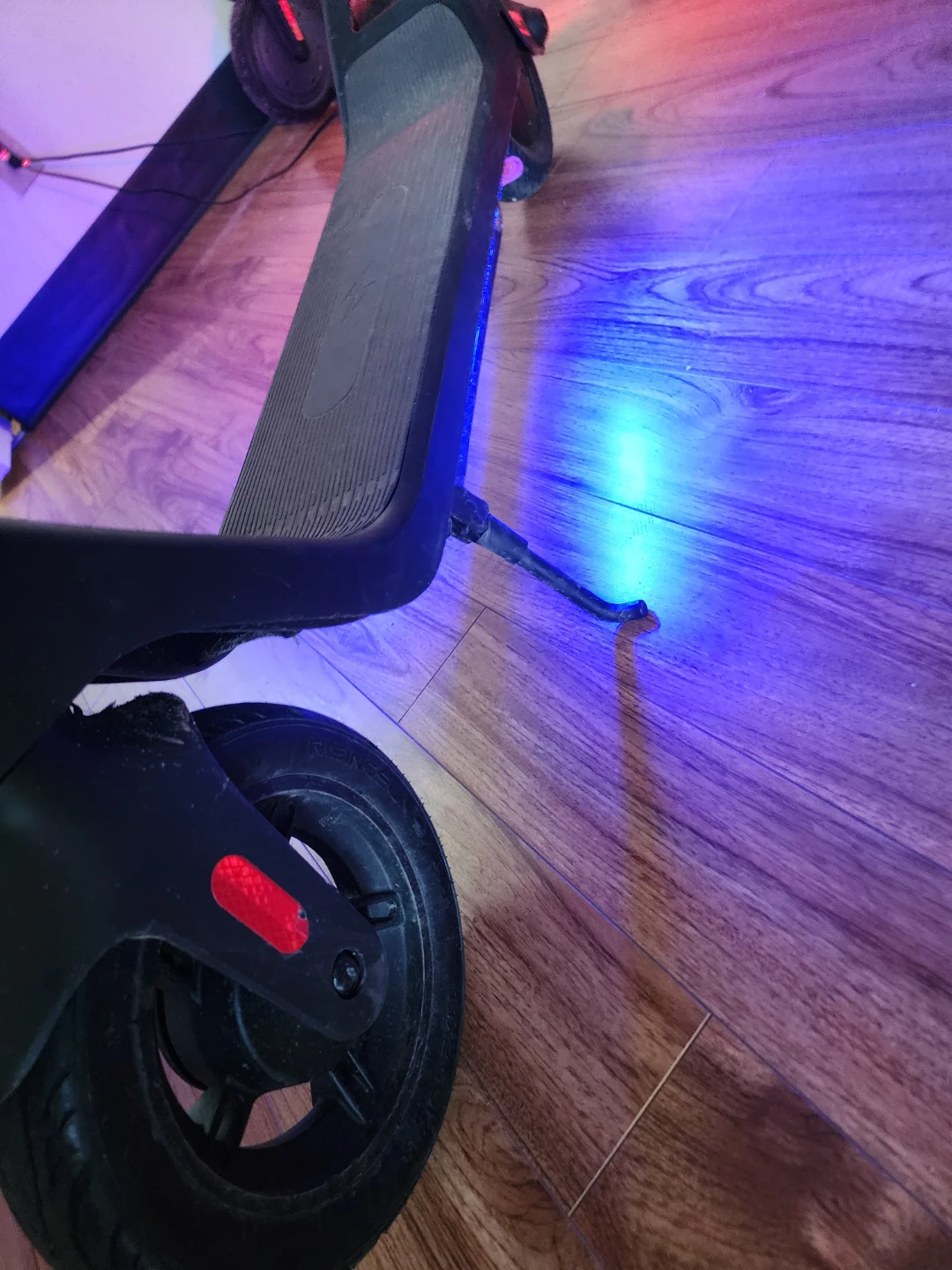 Segway Ninebot E25 Electric Scooter - photo 2