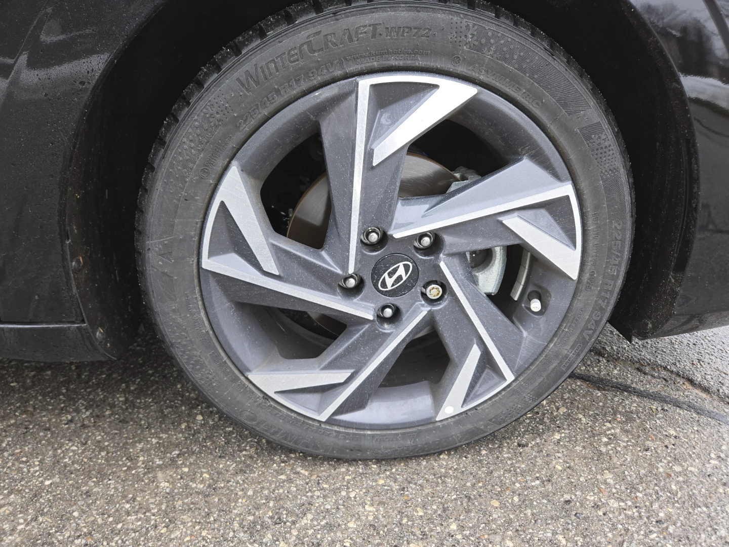 Kumho WinterCraft WP72 Tire Set