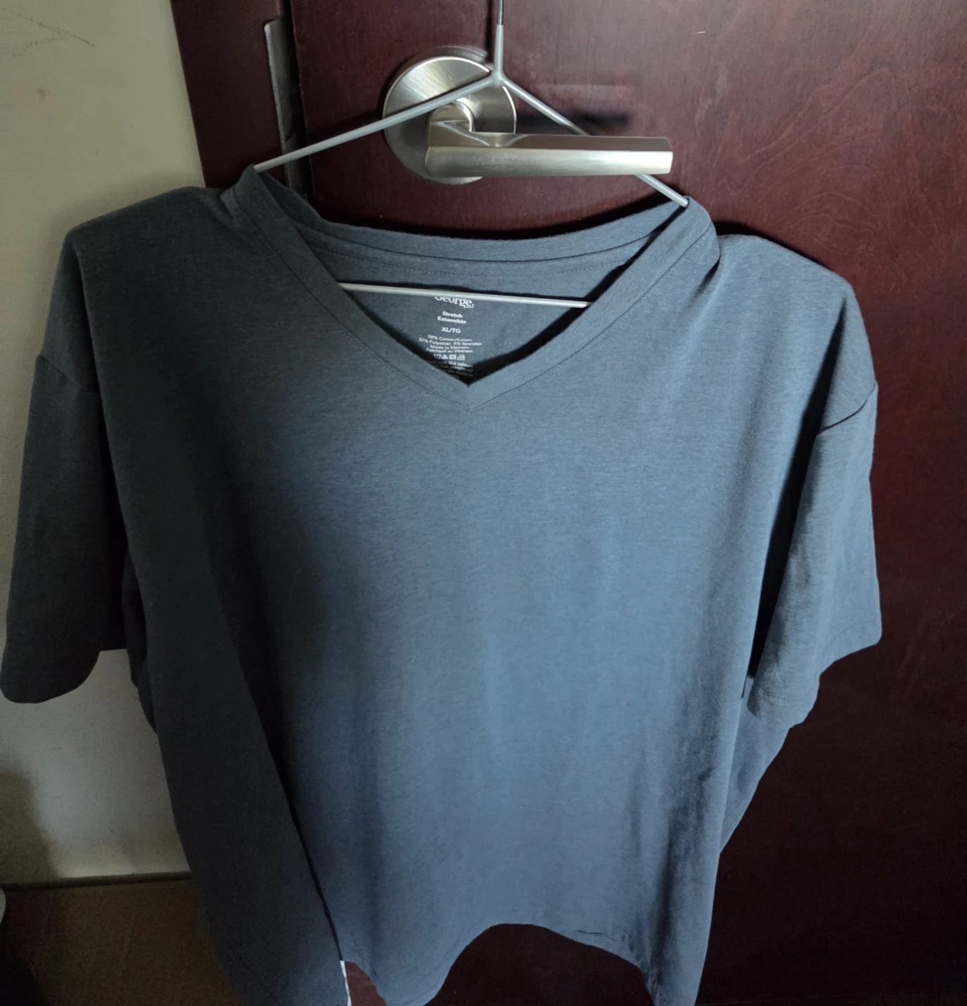 #🤎🥕FREE George  Stretch V-Neck T-Shirt XL