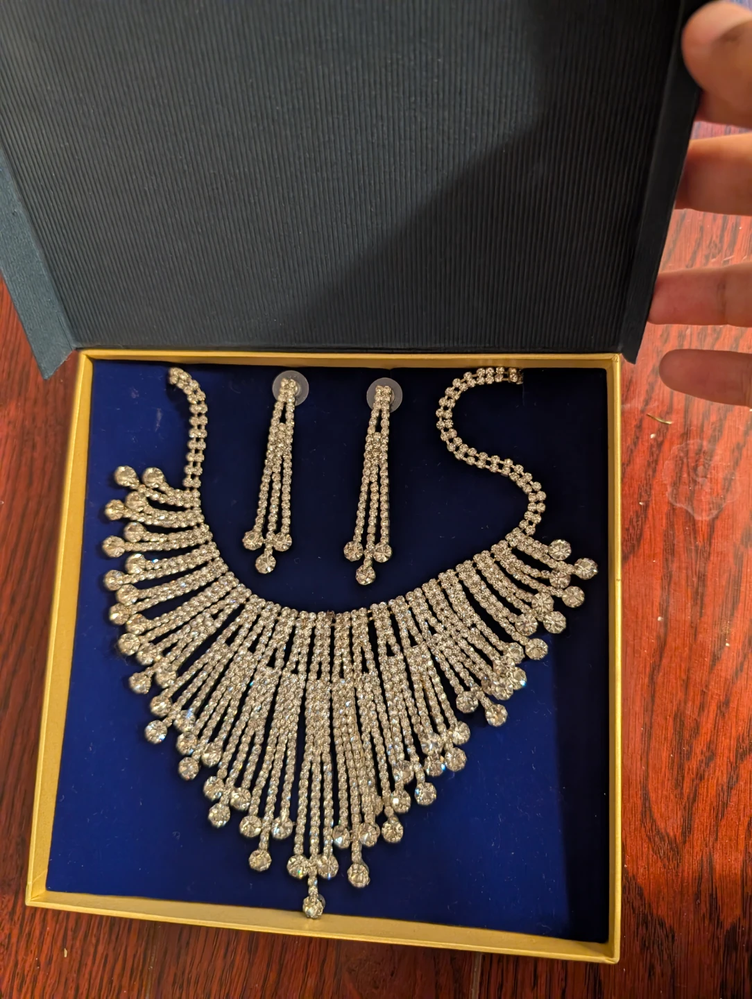 NEW Rhinestone Necklace and Earring Set - photo 5
