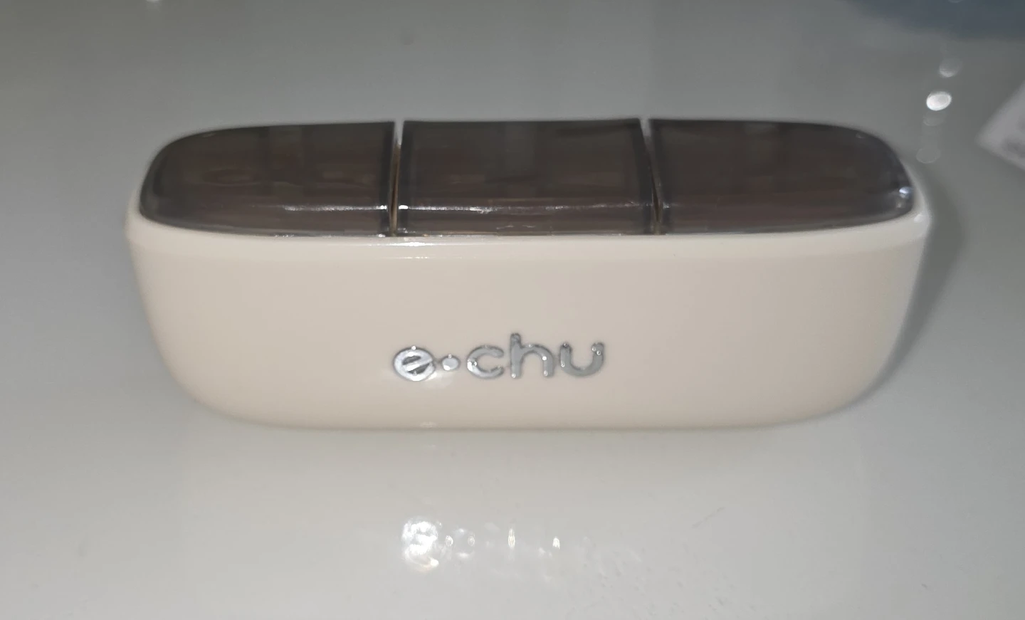 e.chu 3-Compartment Pill Organizer Case
