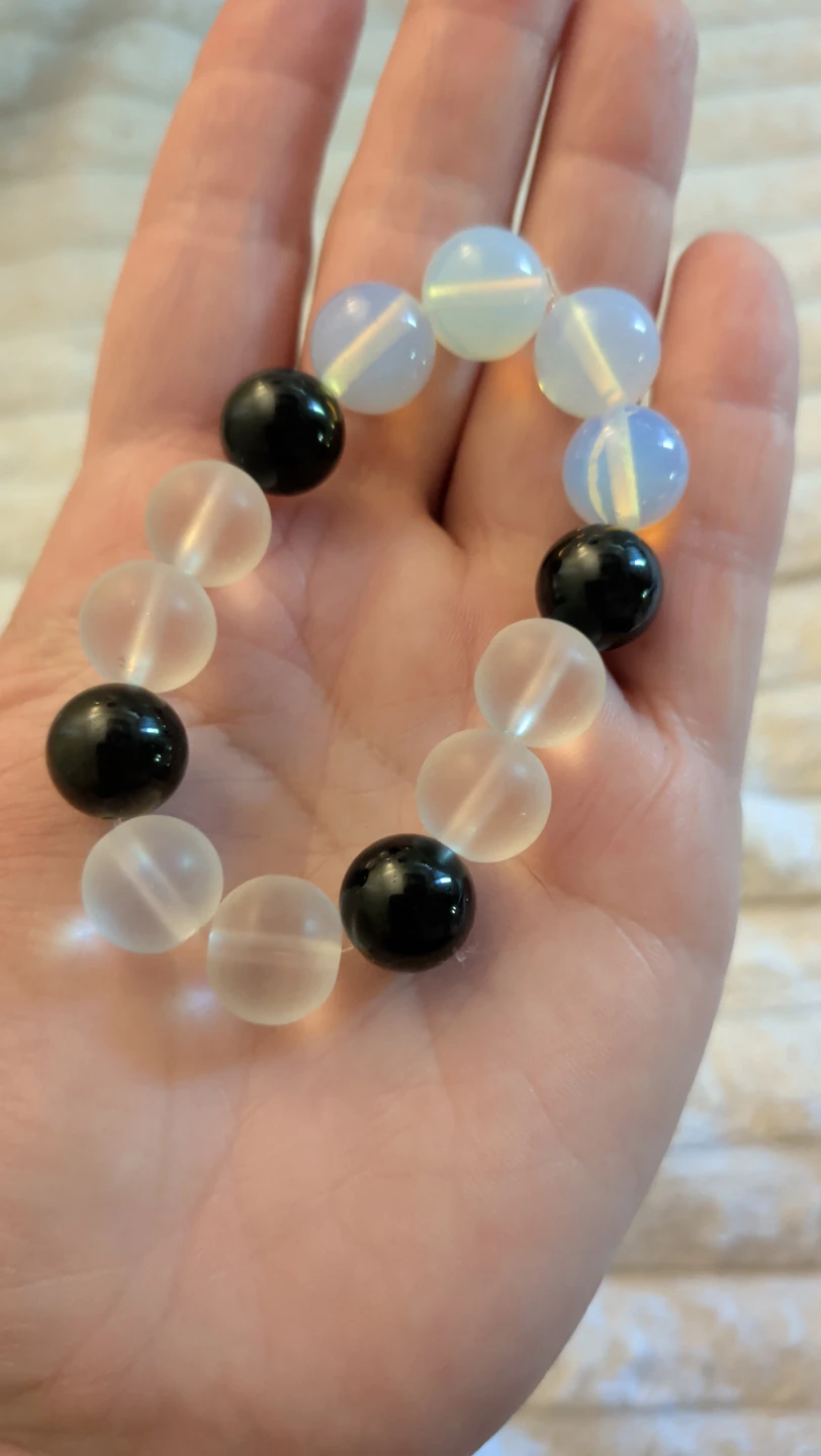 Beaded Bracelet - Black and Opalite
