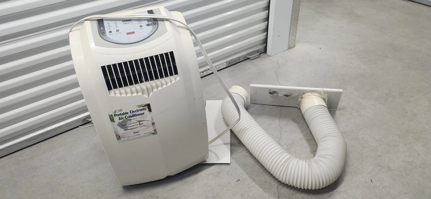 9000 BTU portable AC with hose and window parts