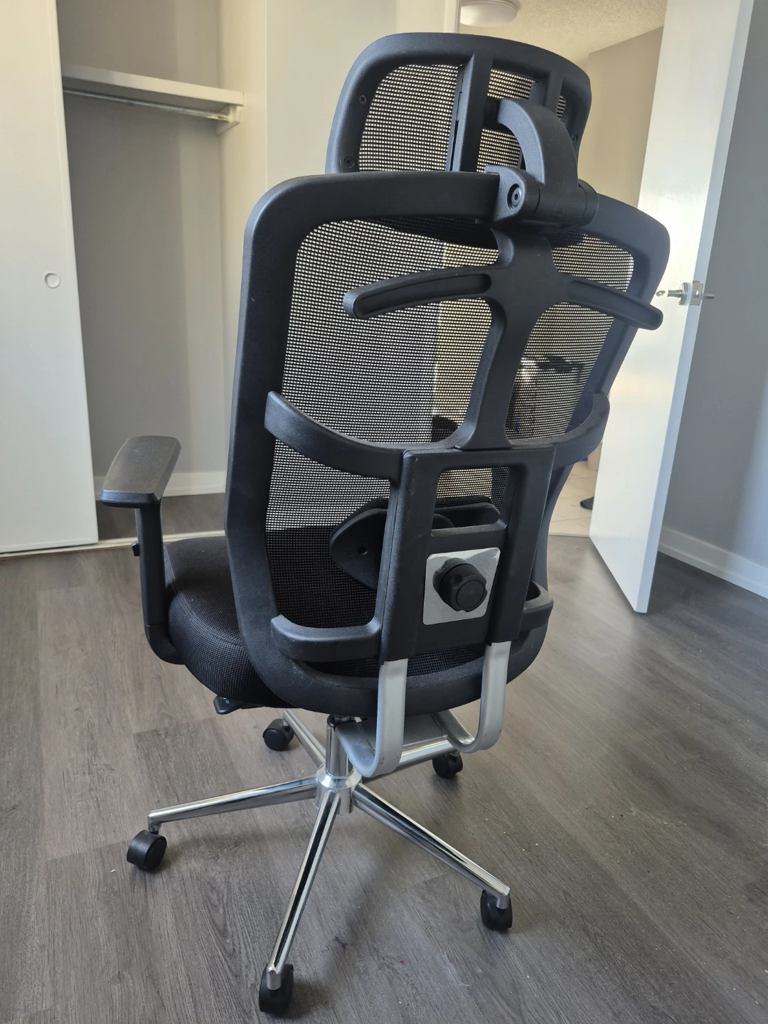 Black Mesh Ergonomic Office Chair with Headrest - photo 3