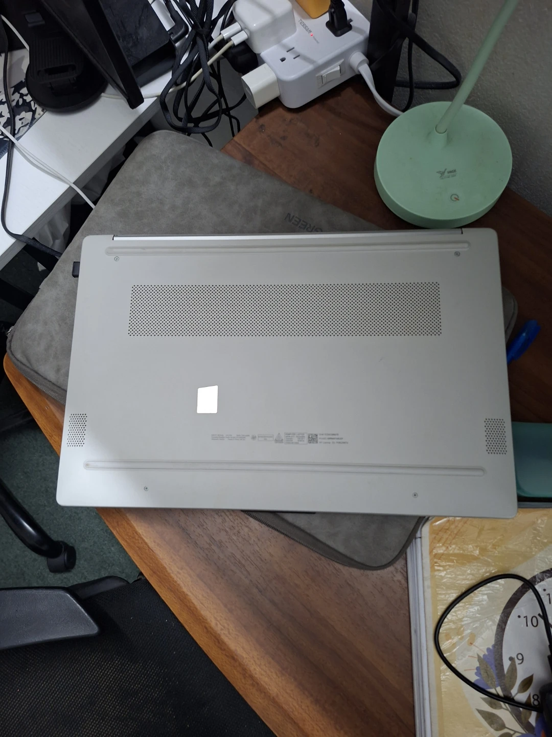 HP Silver Laptop - photo 2