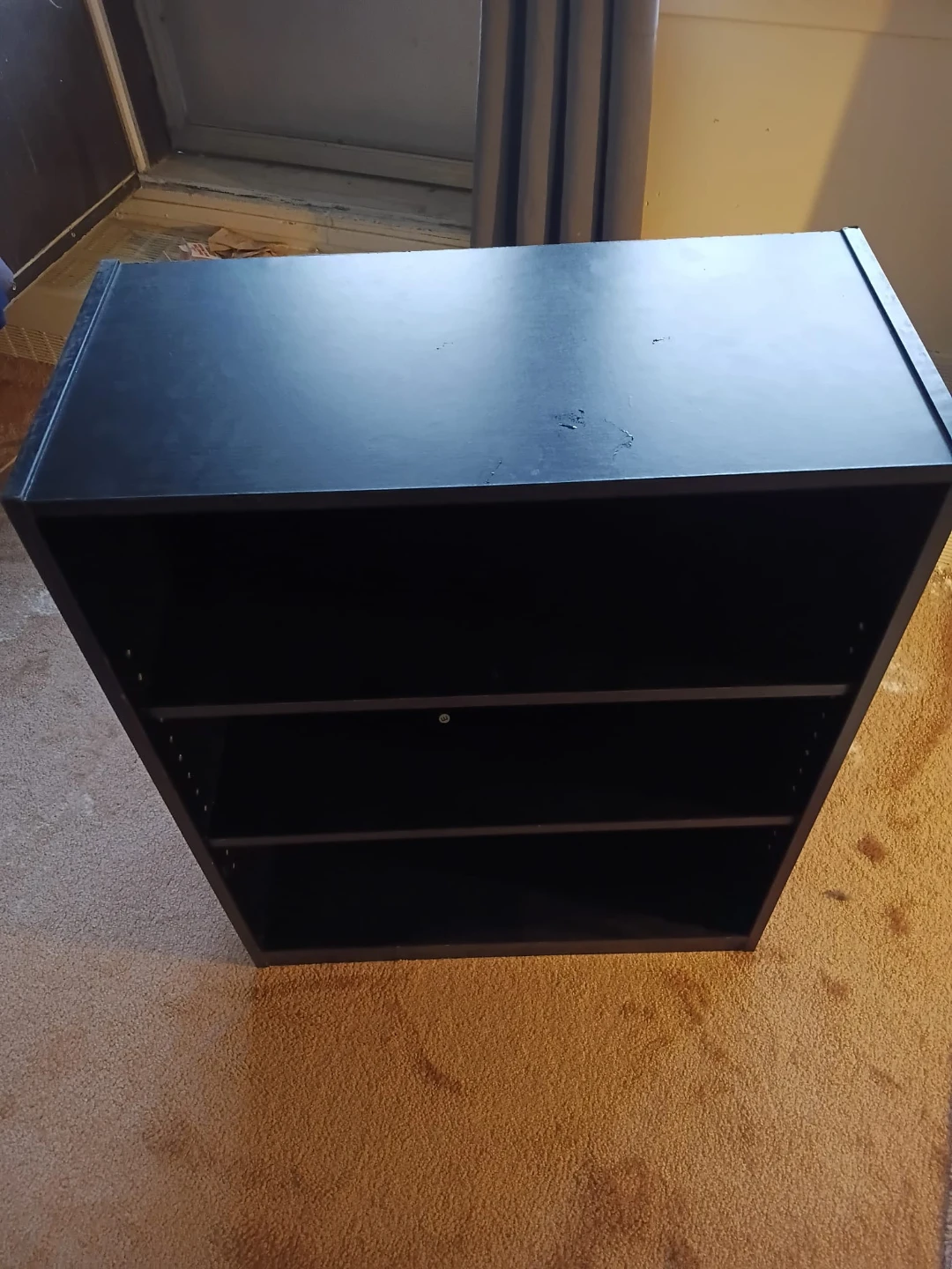 White shelf and black shelf