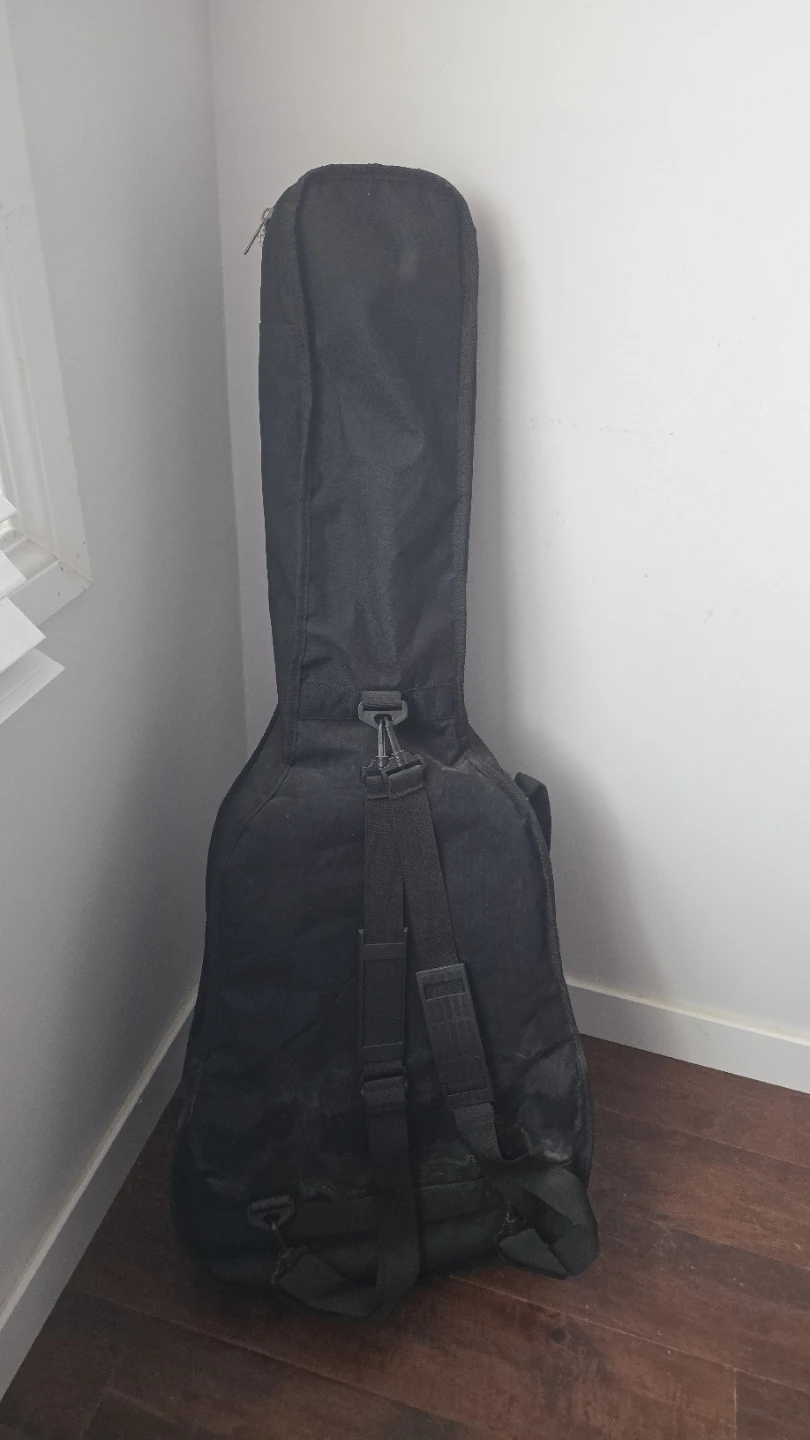 Yamaha Acoustic Guitar with Gig Bag - photo 4