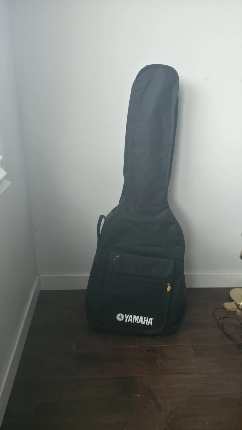 Yamaha Acoustic Guitar with Gig Bag - photo 5