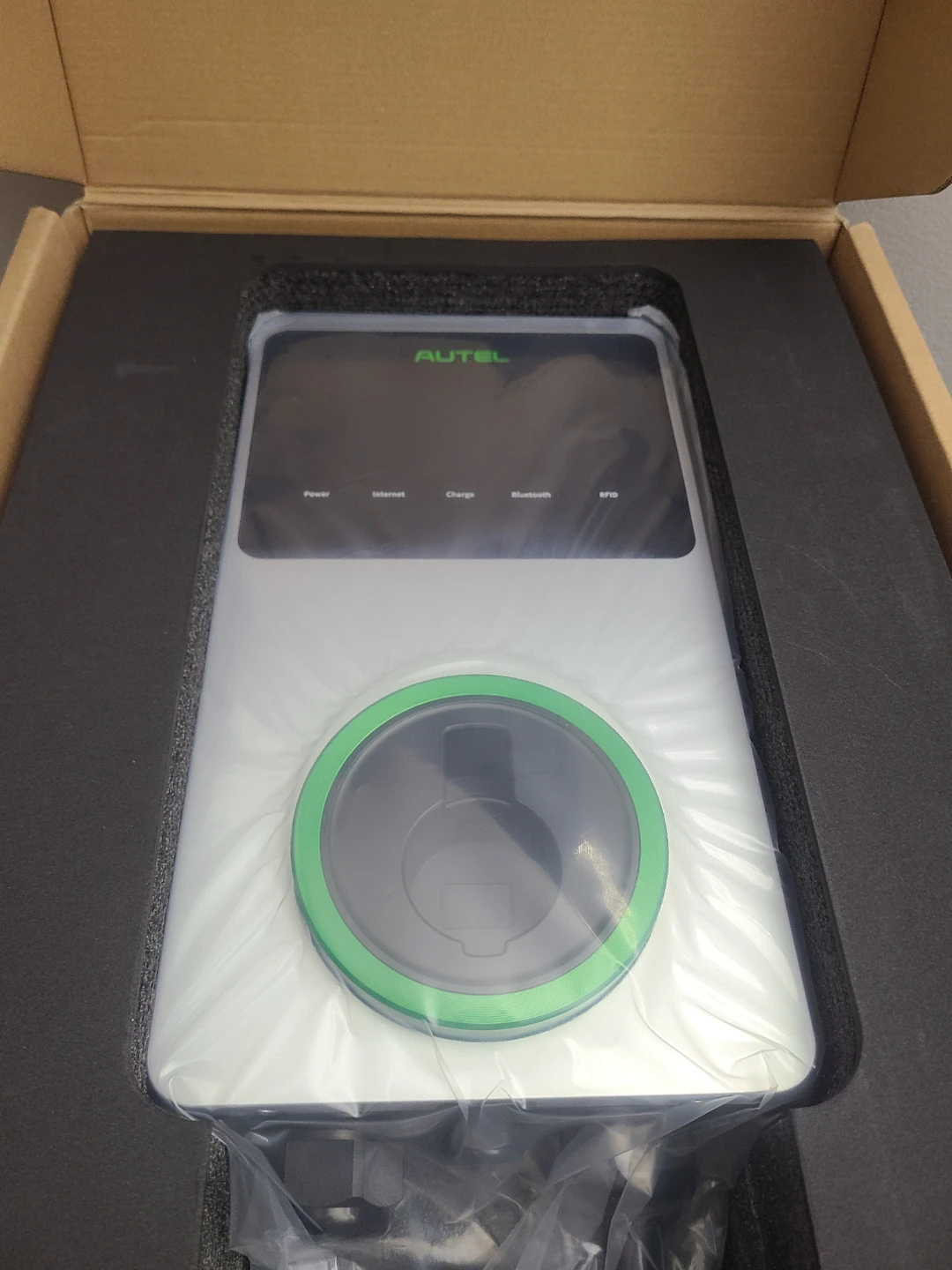 AUTEL SMART ELECTRIC CHARGER - photo 3