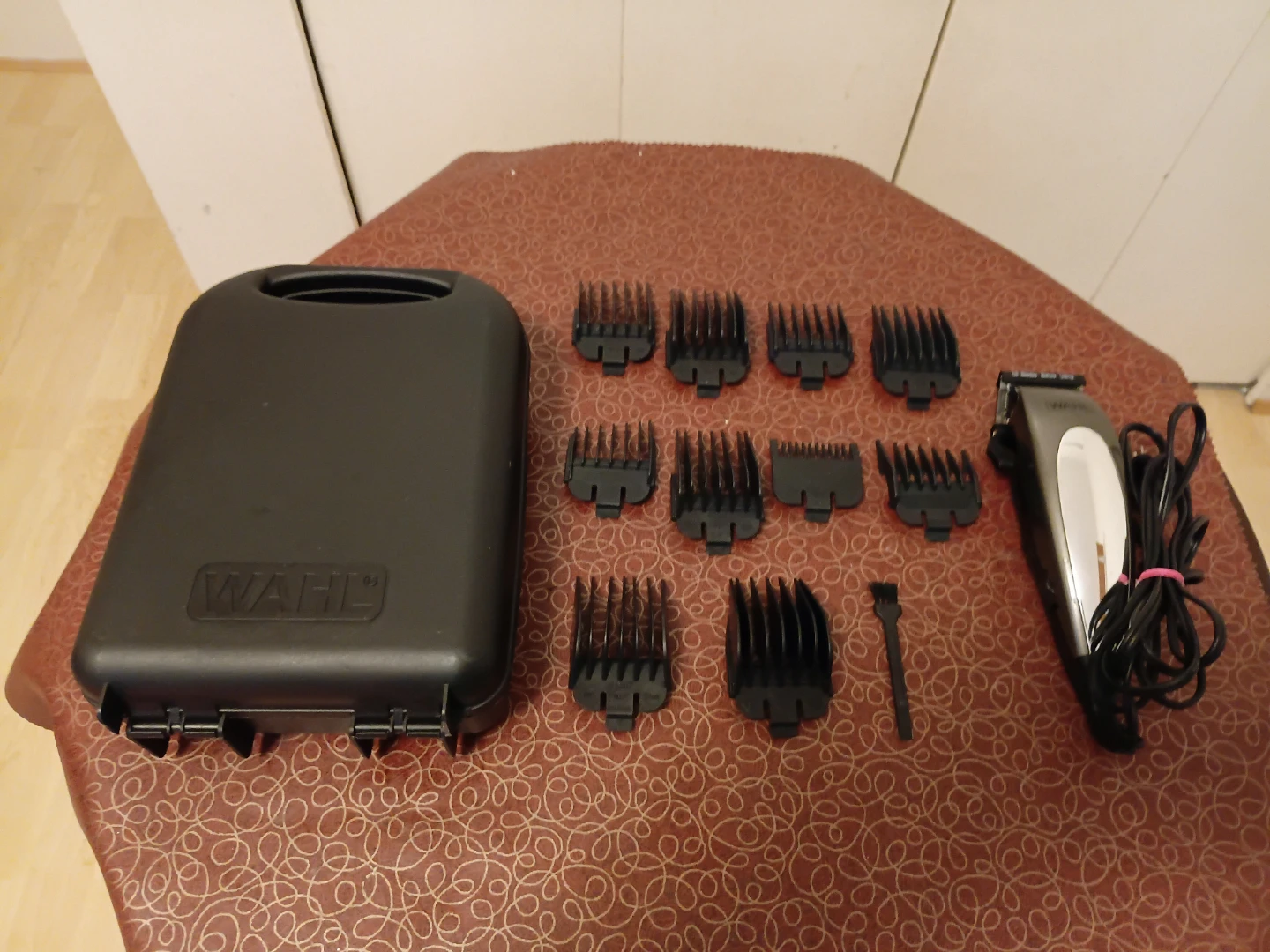 Wahl Hair Clipper Set with Case and Guards - photo 4
