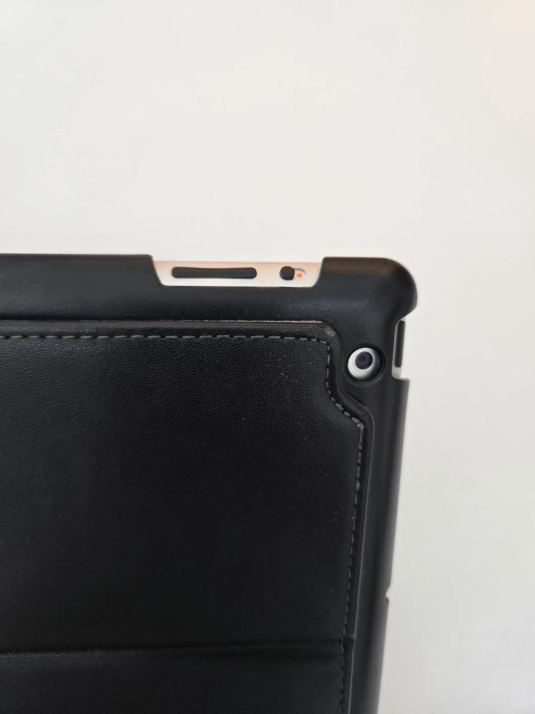 Apple iPad 4th Gen with Black Leather Case - photo 3
