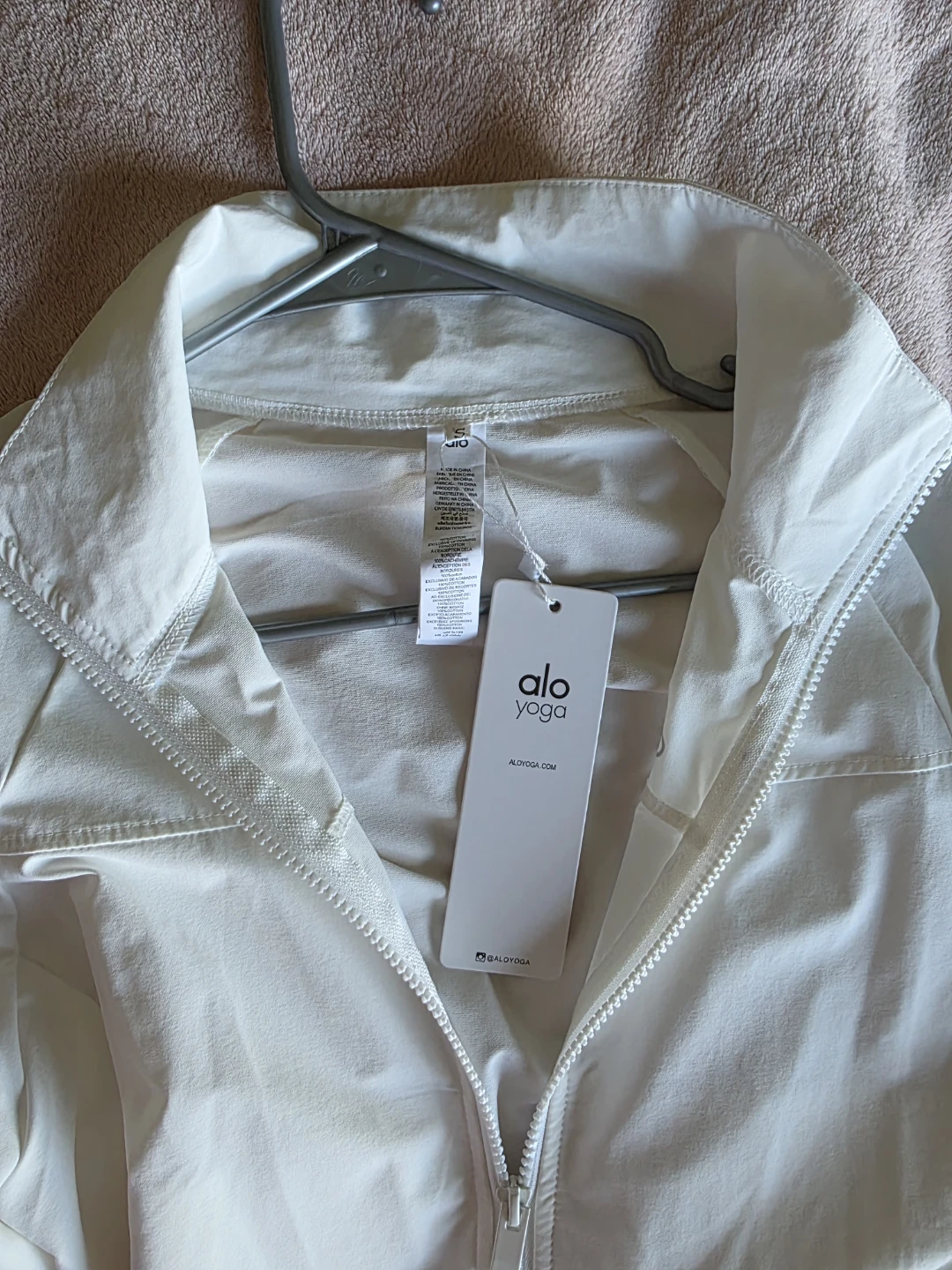 Alo Yoga White Jacket - photo 4
