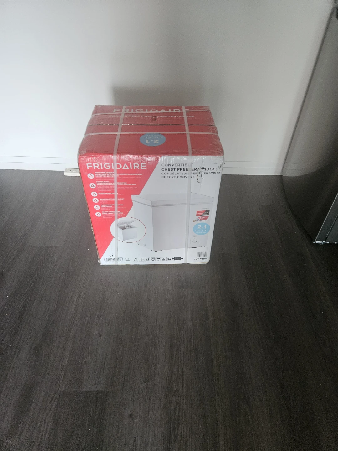 Frigidaire Convertible Chest Freezer/Fridge