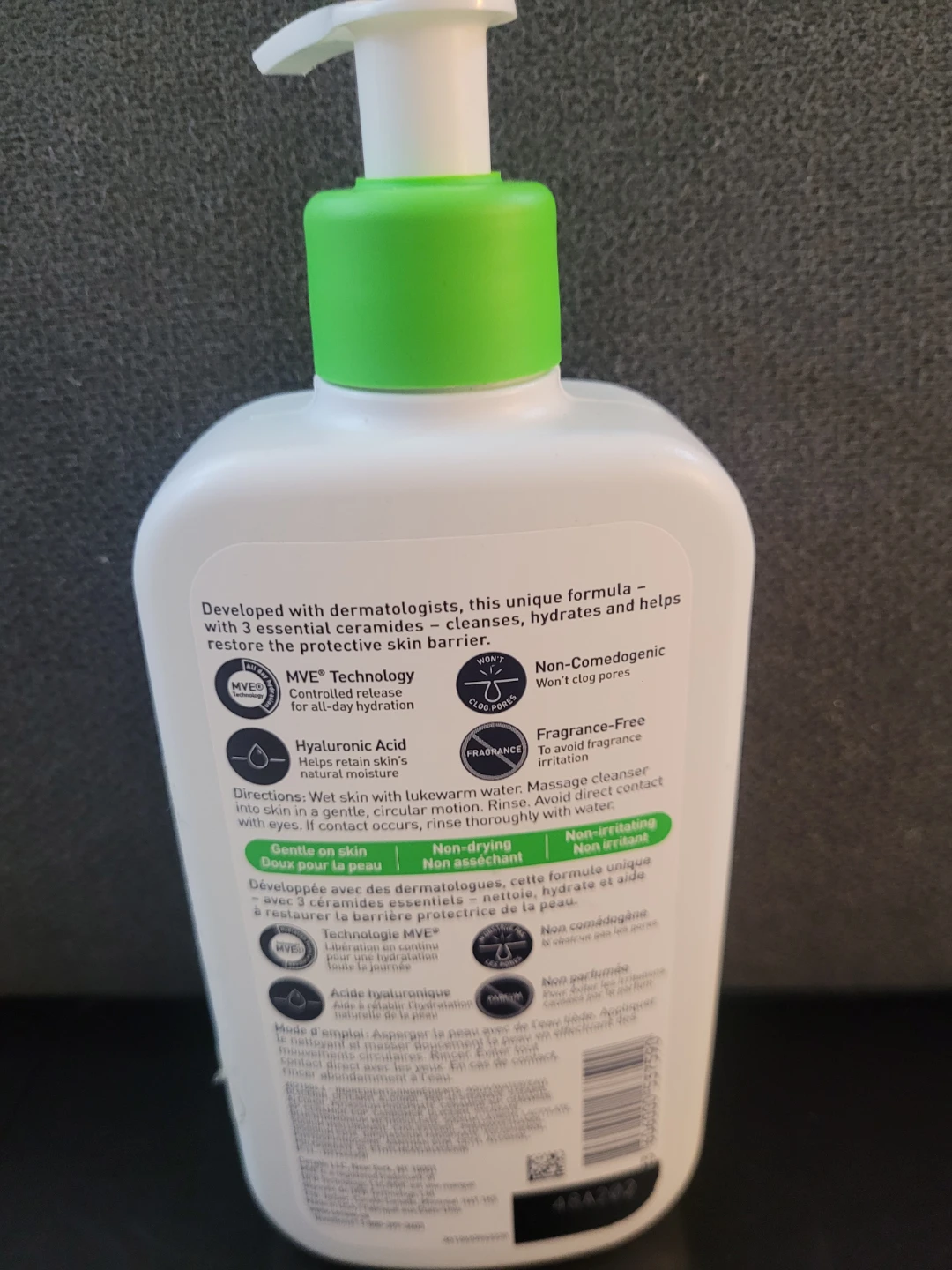 CeraVe Hydrating Cleanser 355ml - photo 2