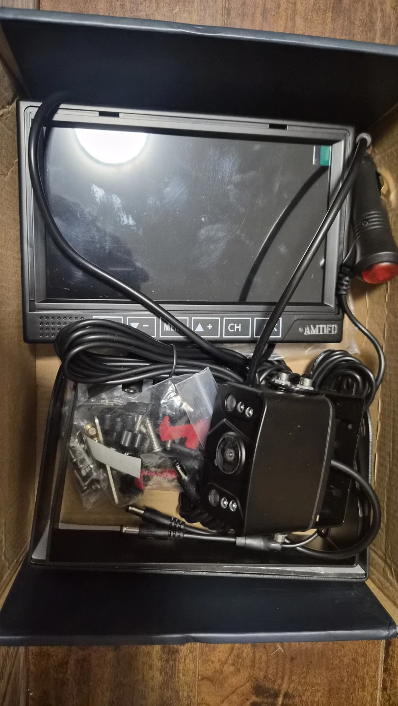 AMTFED Backup Camera System with 7-Inch Monitor - photo 2
