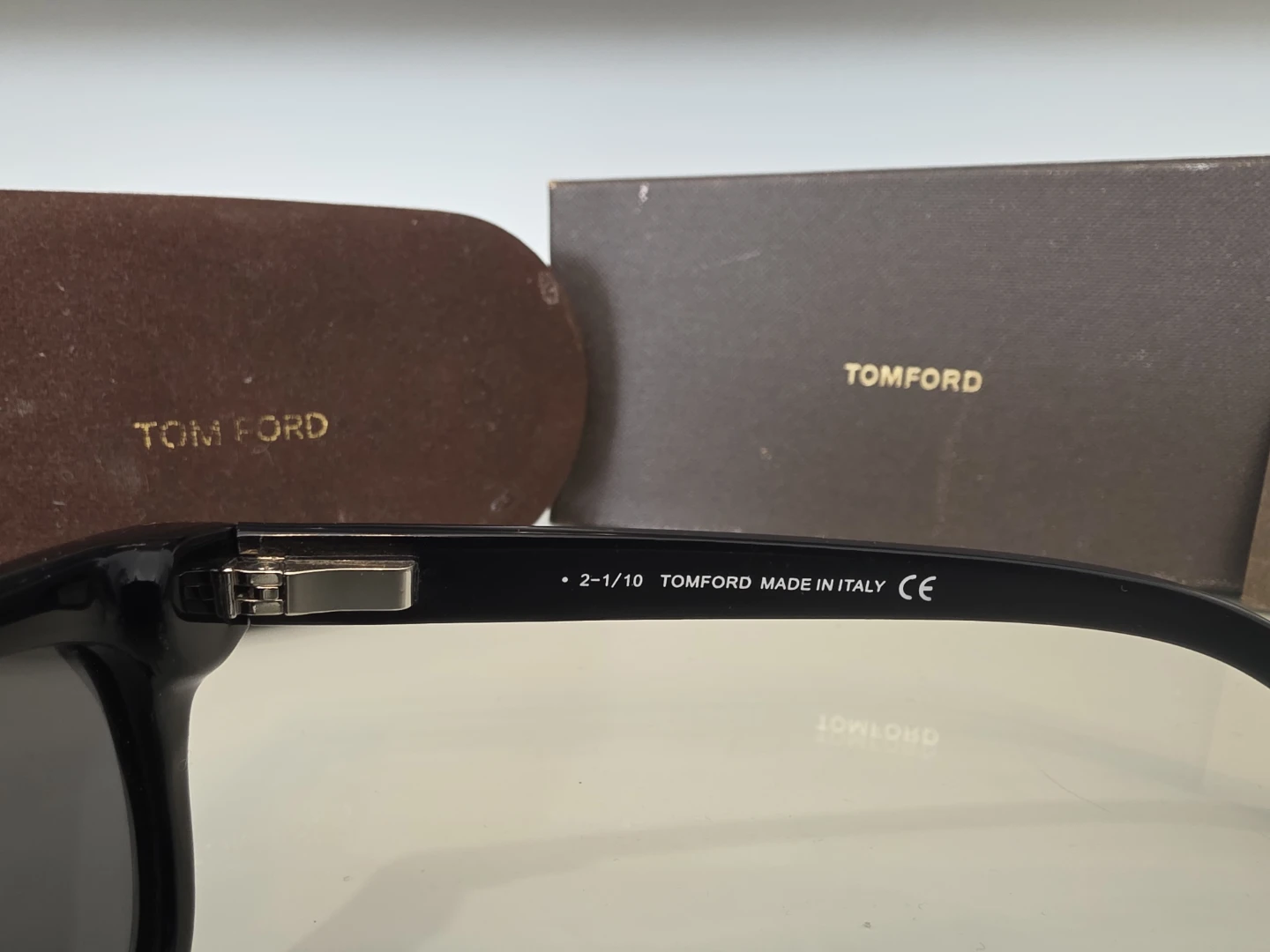 TOM FORD Black Sunglasses - photo 4