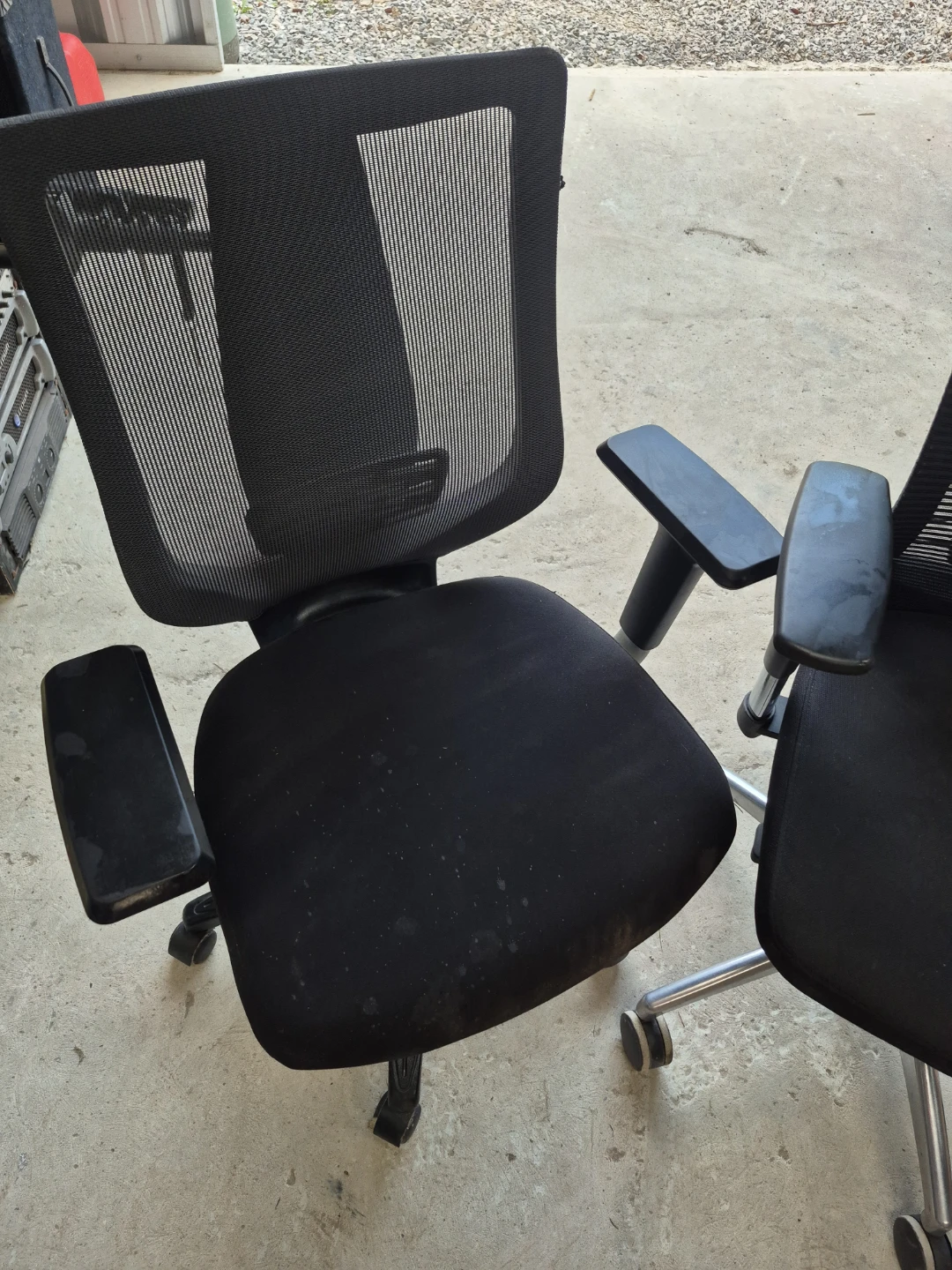 Black Mesh Office Chairs (Set of 3) - photo 2