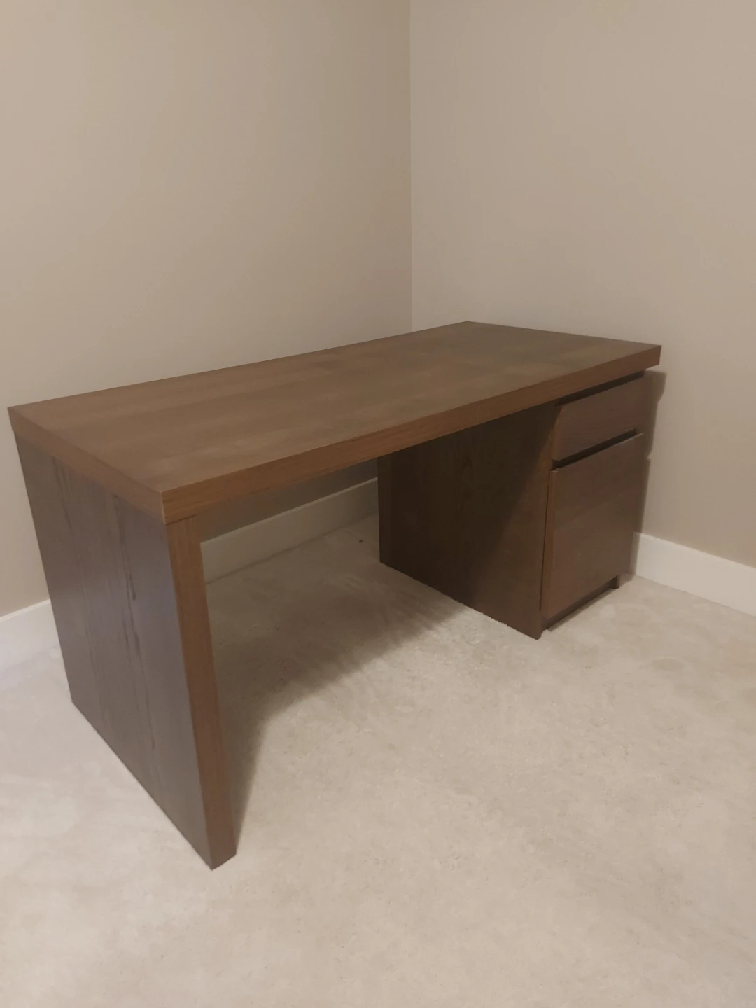 [MOVING] Desk with Drawers - photo 2