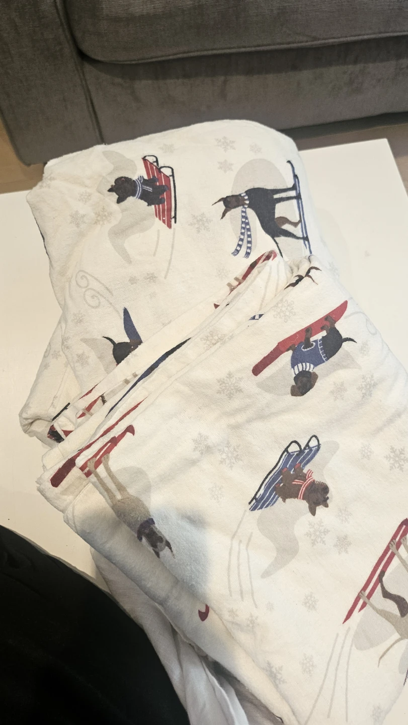 Distinctly Home  bed sheet and flat sheet