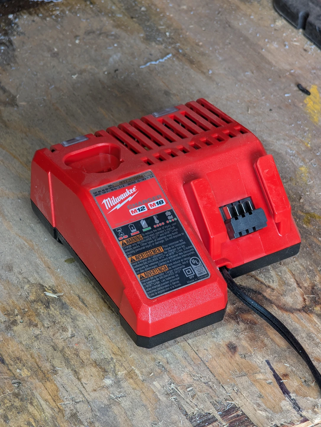 BRAND NEW Milwaukee M12 M18 Battery Charger