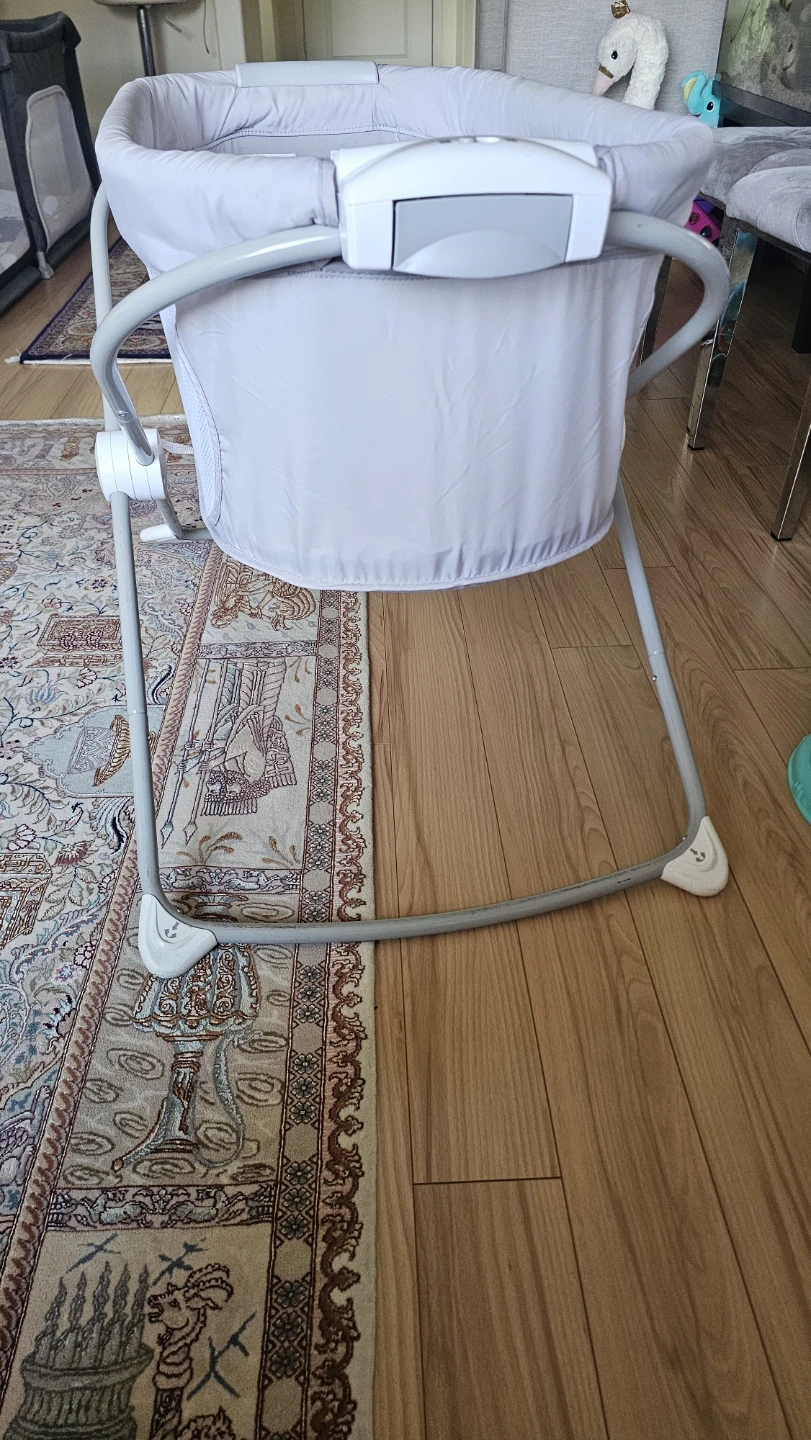 Fisher Price baby bassinet - photo 3