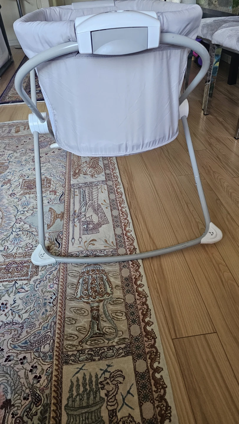 Fisher Price baby bassinet - photo 4