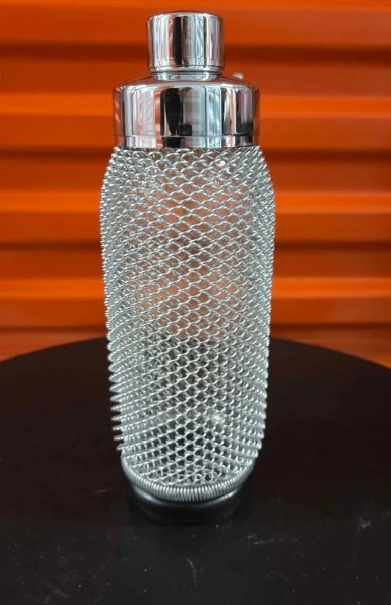 Vintage Style Chrome Mesh Cocktail Shaker 9.5 - photo 2