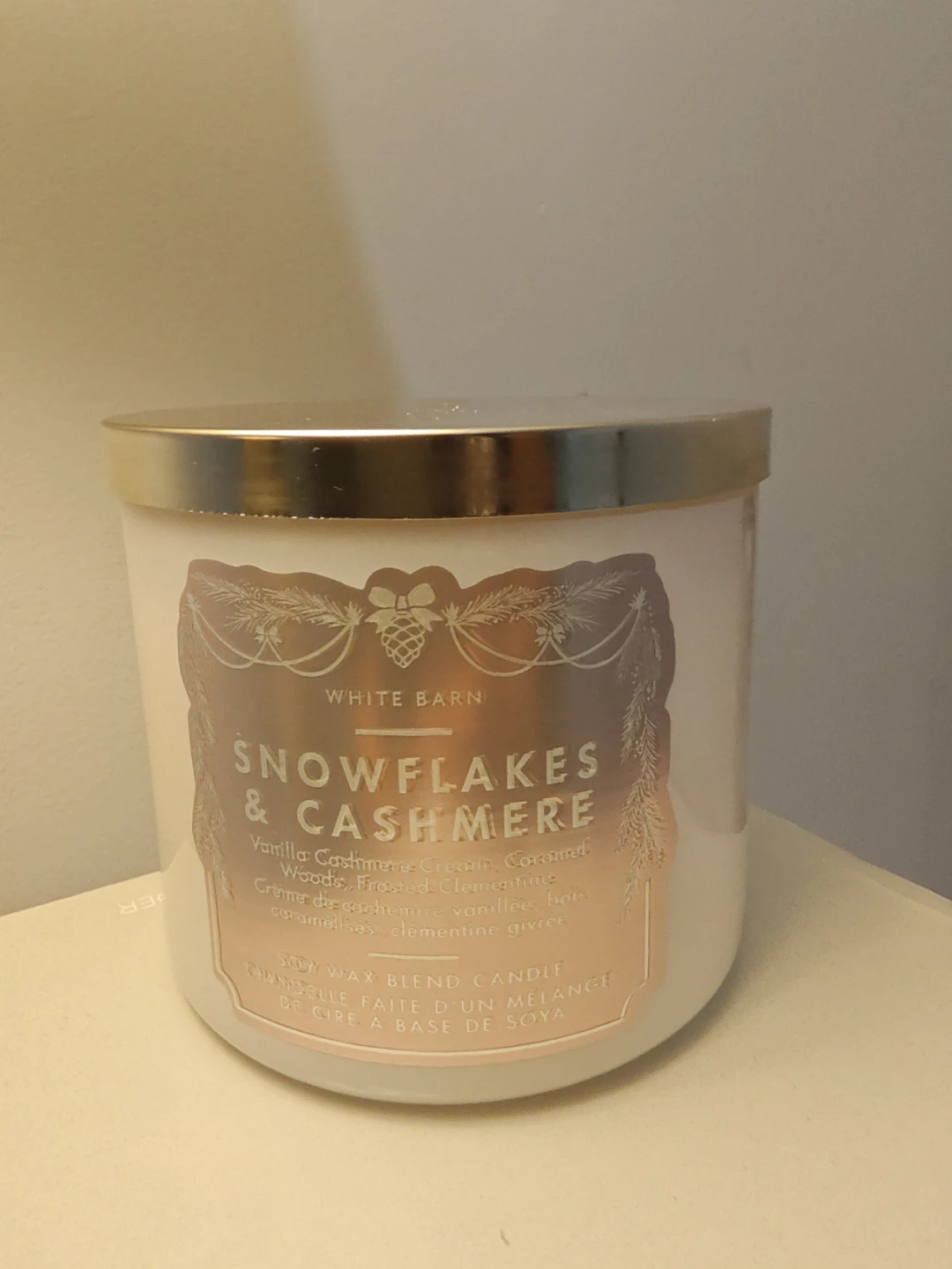 White Barn Snowflakes & Cashmere 3-Wick Soy Wax Blend Candle