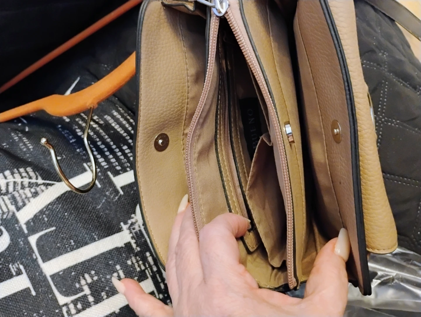 Tan Crossbody Purse - photo 3