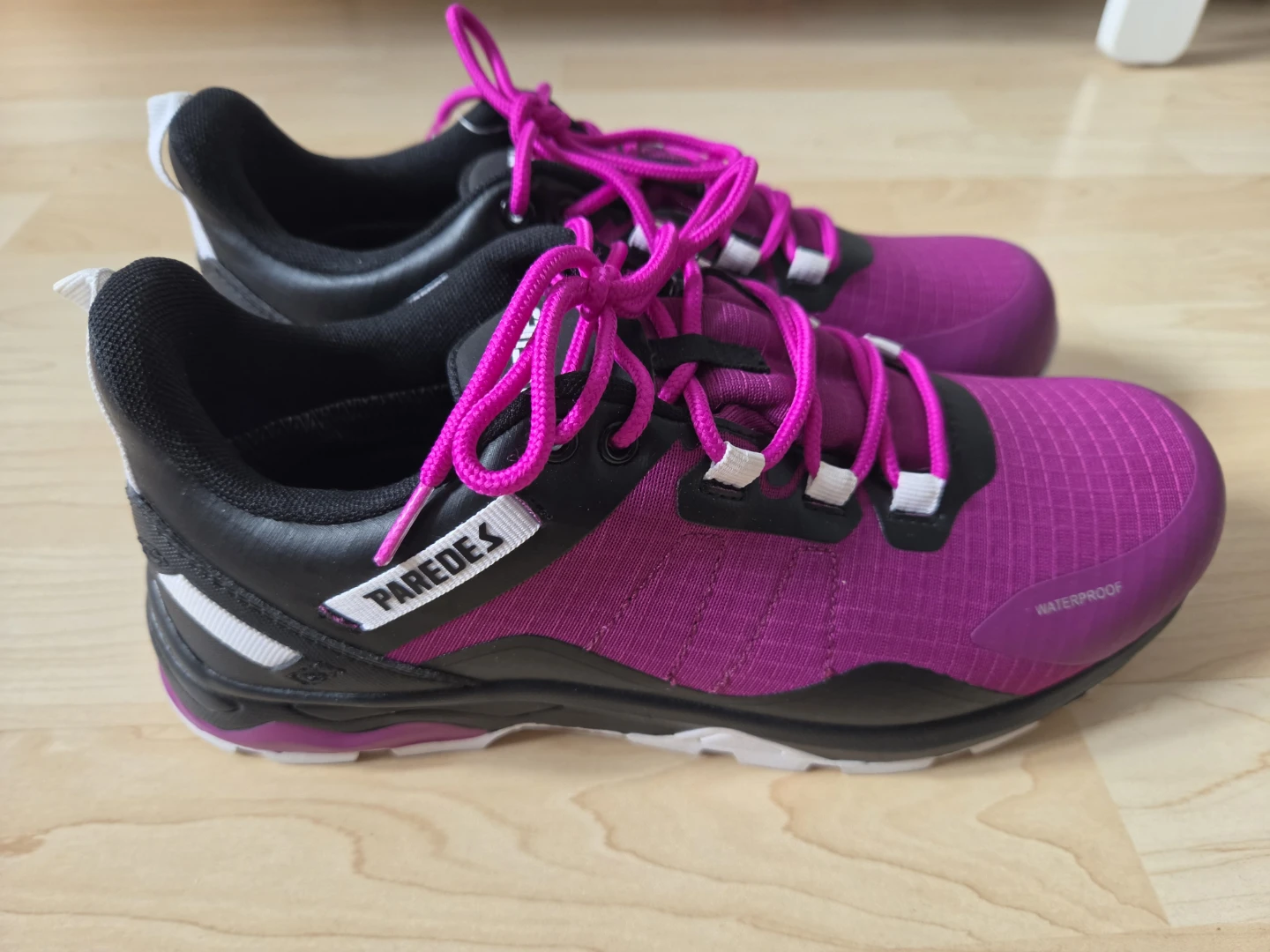 NWT Paredes Waterproof Hiking Shoes - Women's Size 40