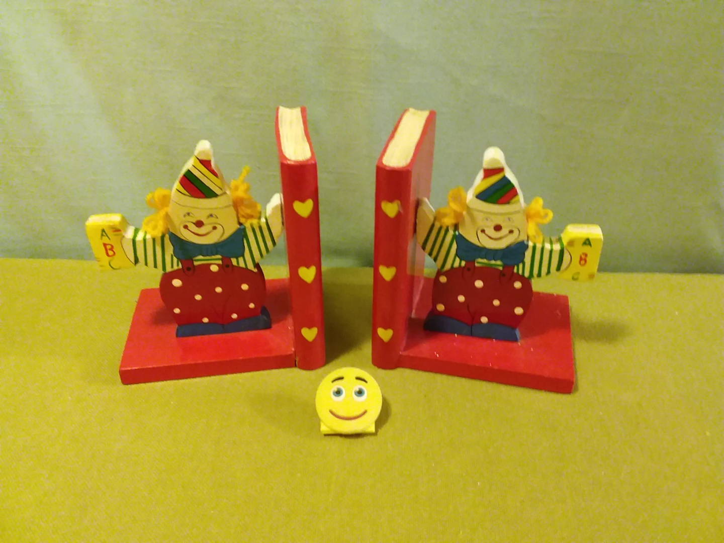 🤡 📚 ➡️ Wooden Clown Bookends 🤡 📚