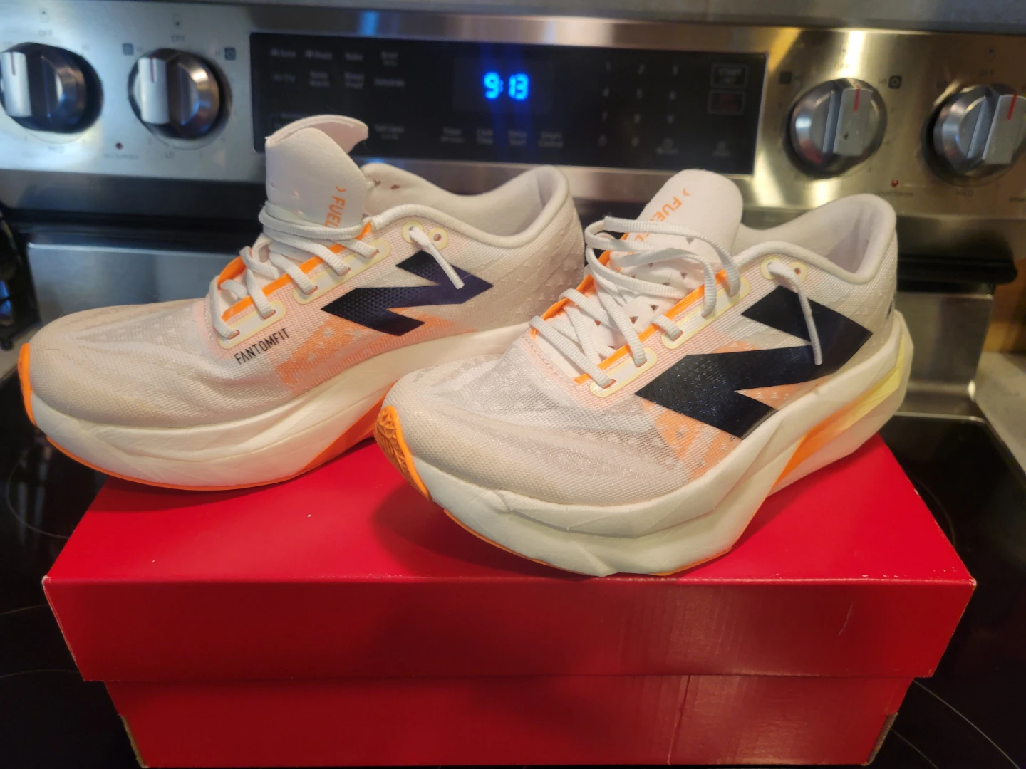 Women's New Balance FuelCell SuperComp Elite w4 B Width size 6 - photo 2
