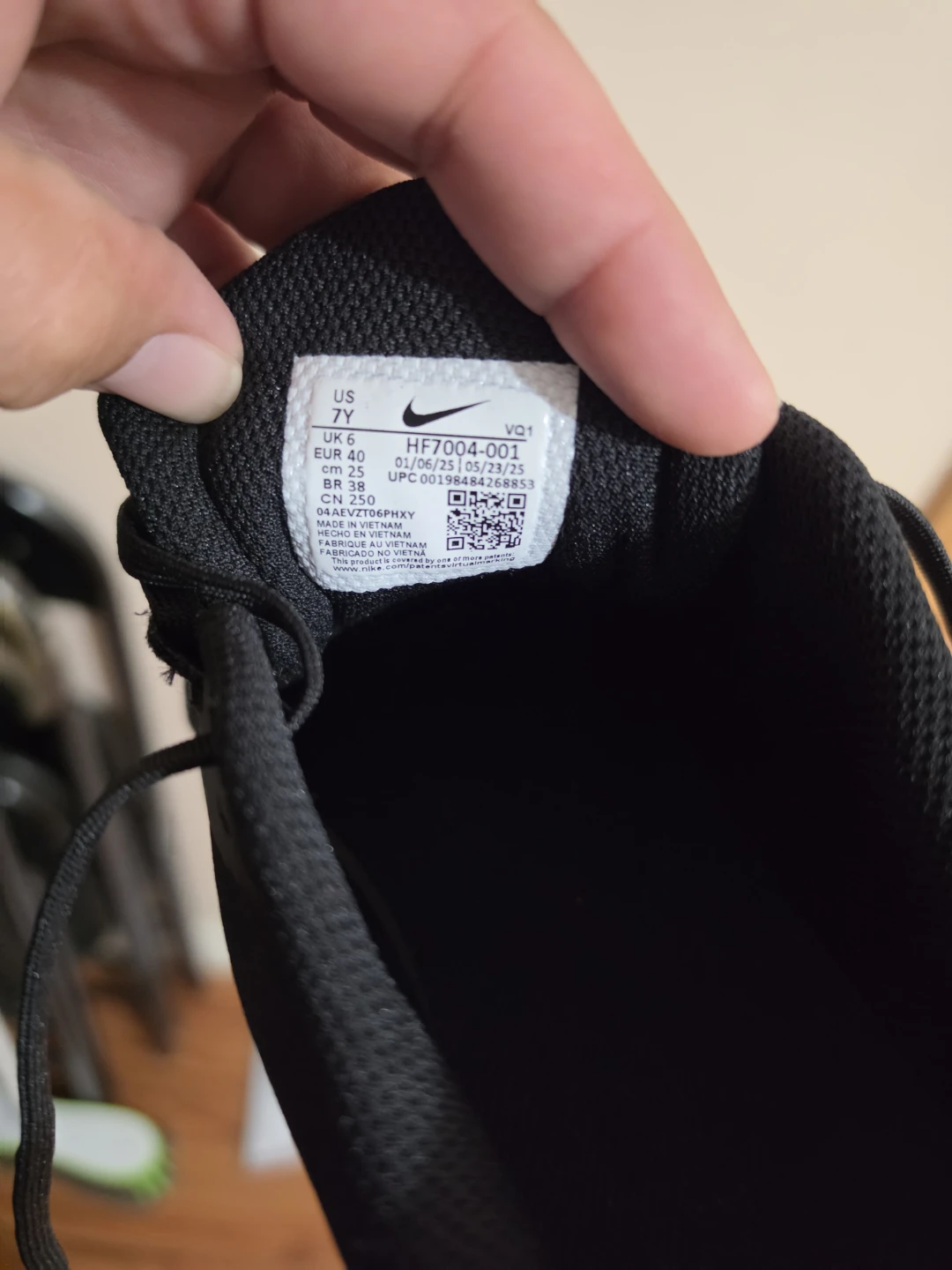Size 7  Kids' Black Running Shoes Size 7Y - photo 2