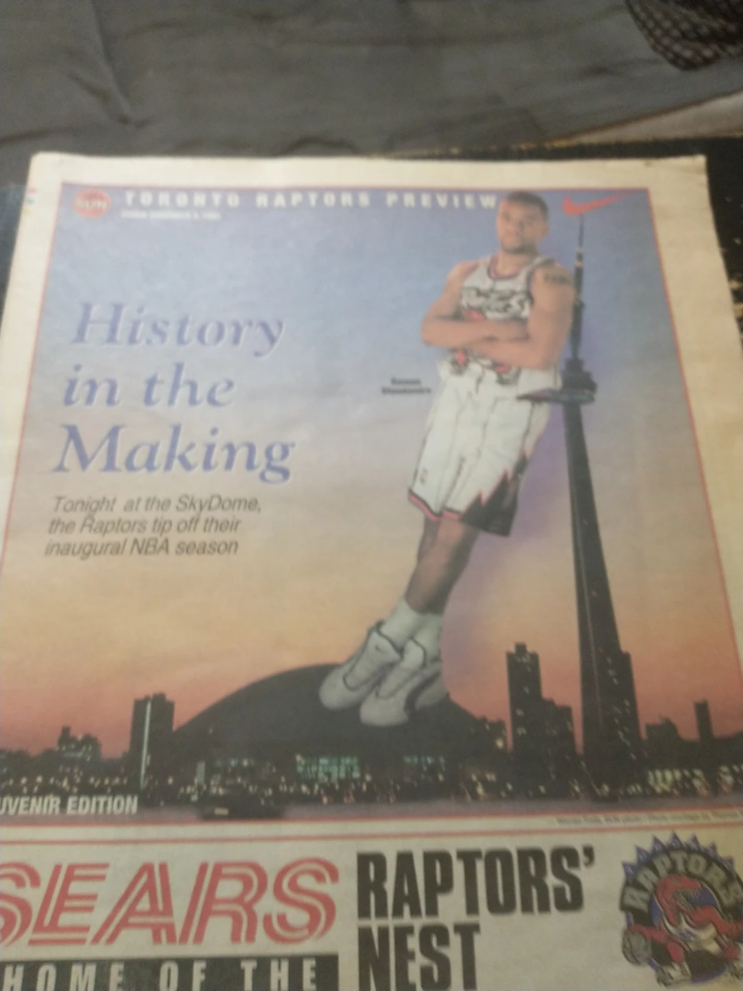 1995-96 Toronto Sun Raptors Inaugural Season Souvenir Edition